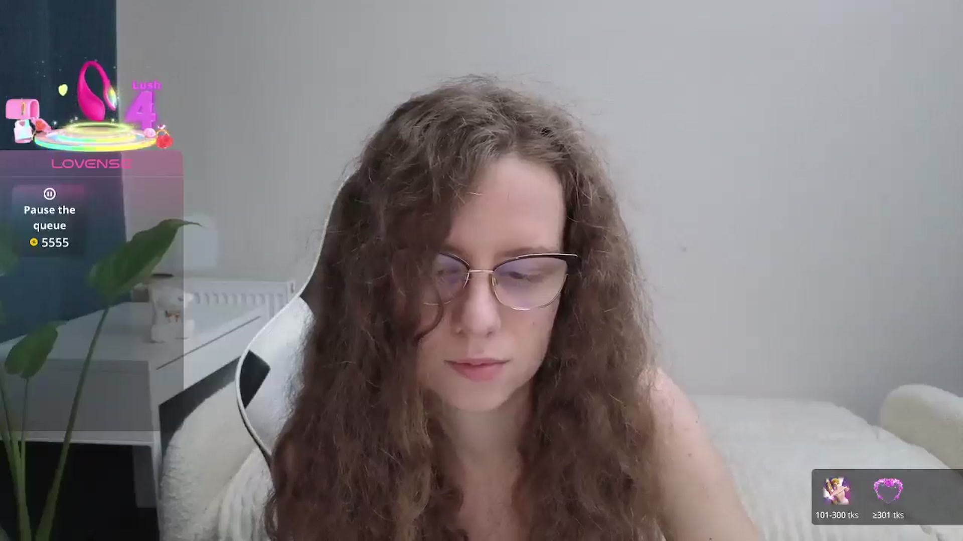 Gallery image thumbnail from BlueFlowerr's myfreecams stream on, 12/07/2025, 24:53 image 3 of 20