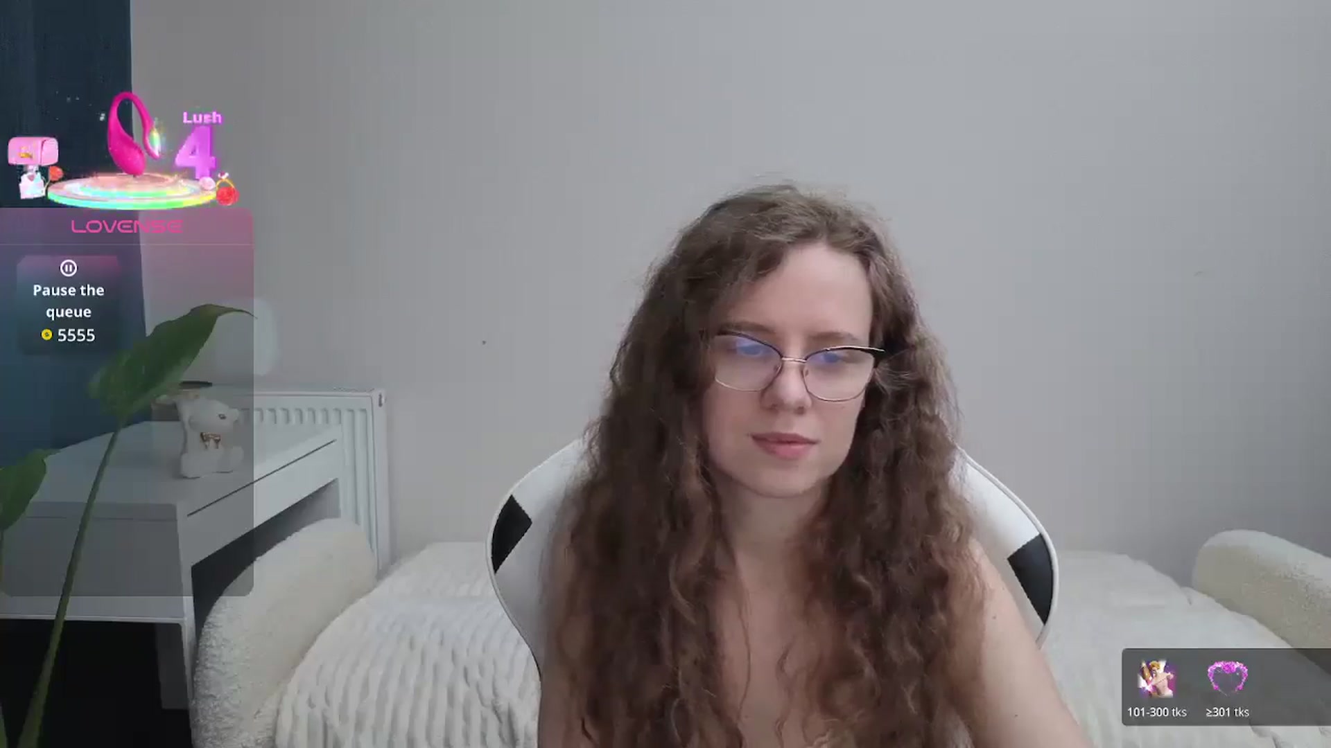 Gallery image thumbnail from BlueFlowerr's myfreecams stream on, 12/07/2025, 24:53 image 16 of 20