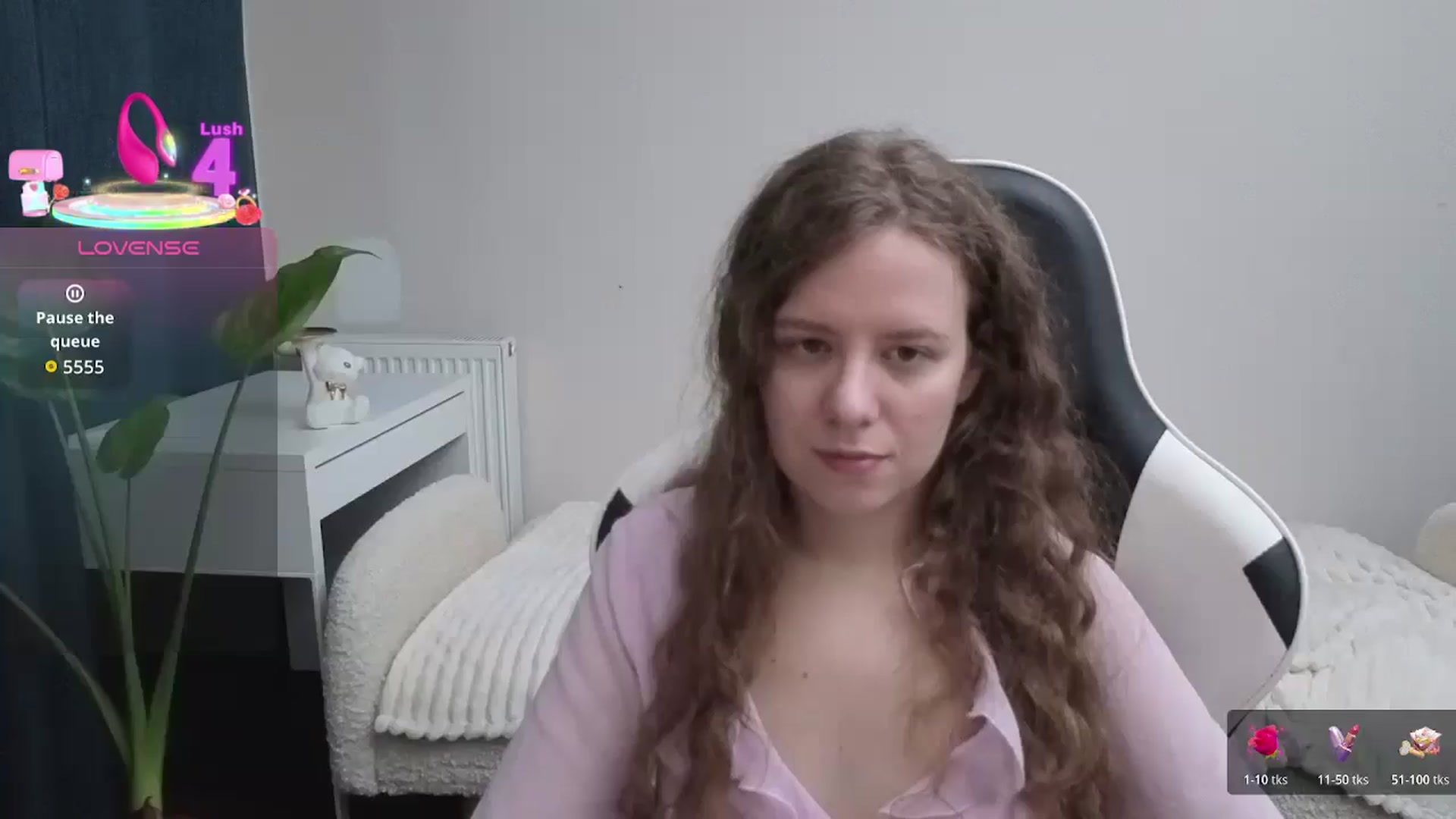 Gallery image thumbnail from BlueFlowerr's myfreecams stream on, 12/07/2025, 22:54 image 5 of 20