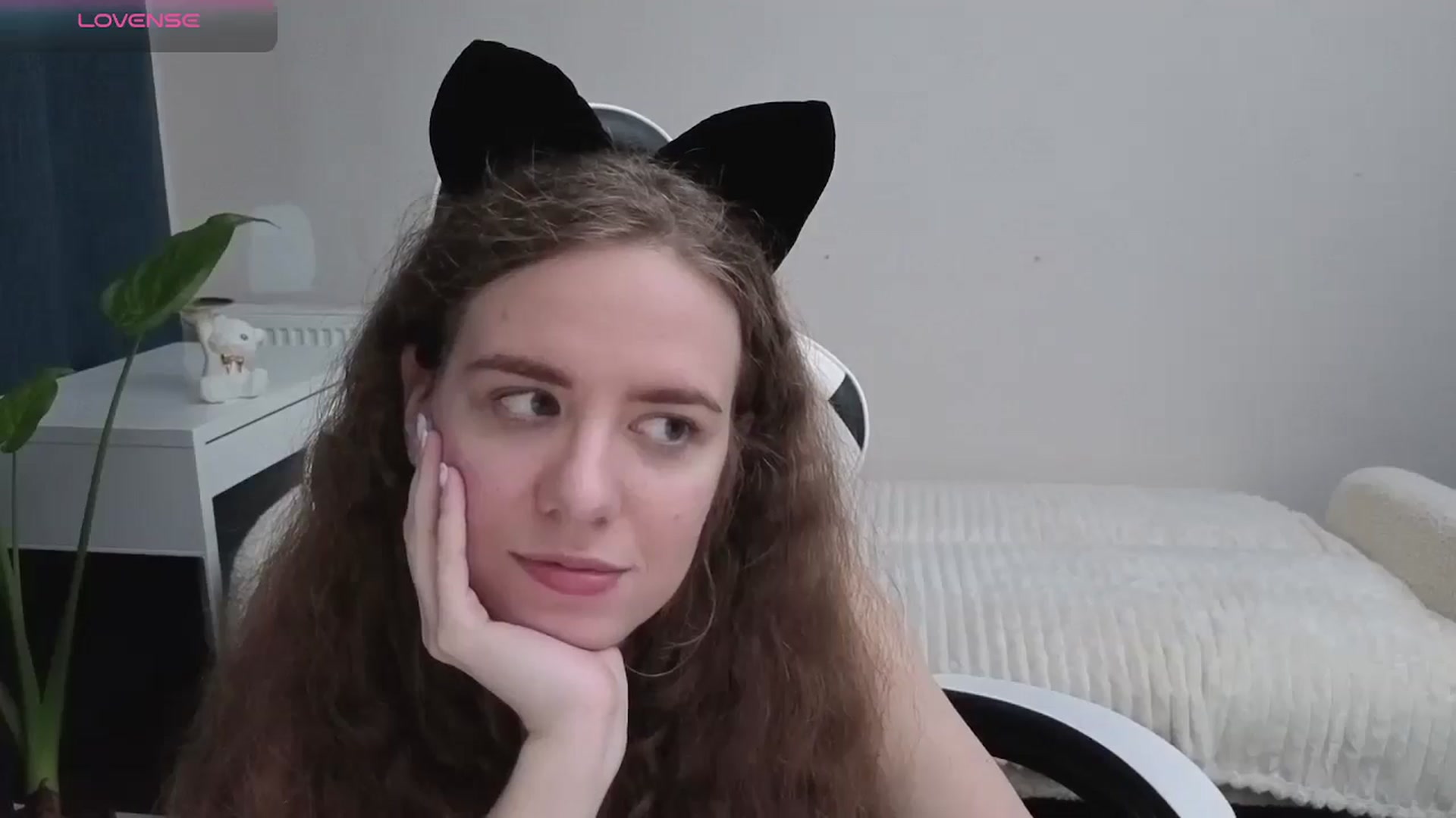 Gallery image thumbnail from BlueFlowerr's myfreecams stream on, 12/09/2025, 01:55 image 10 of 20