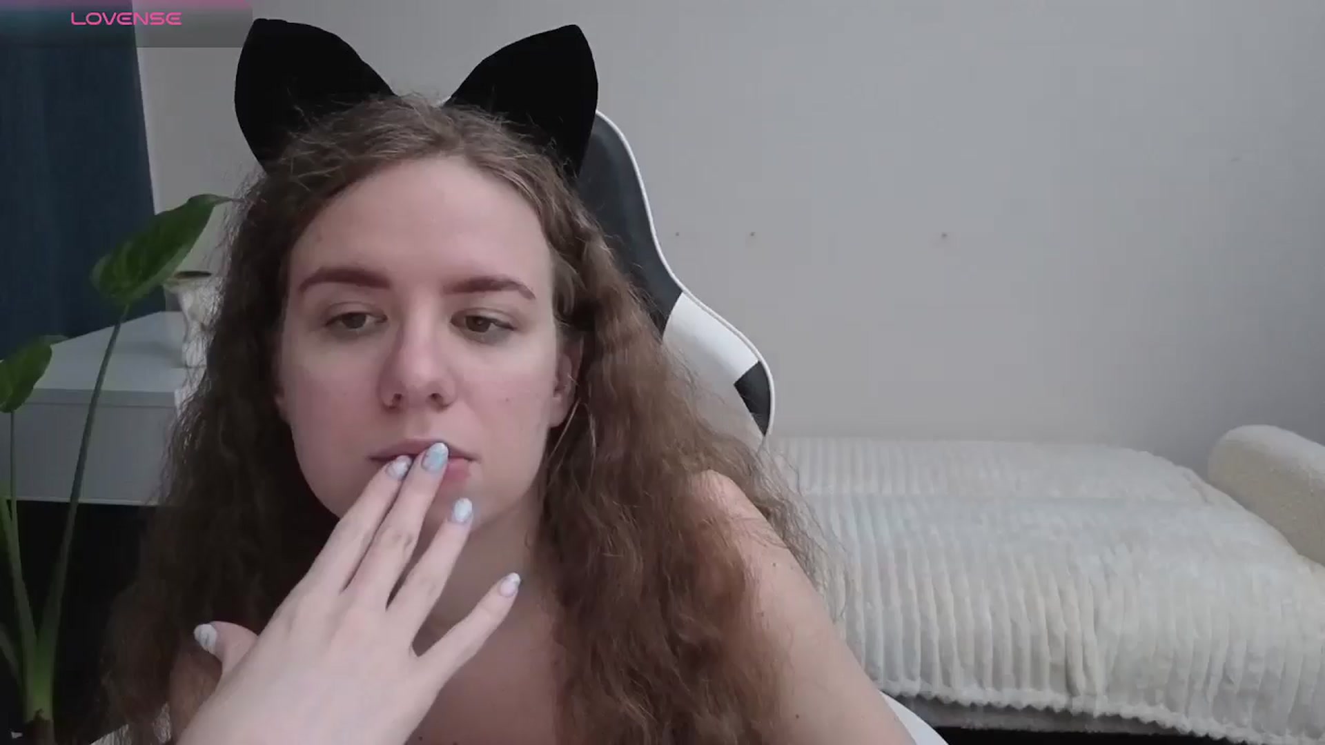 Gallery image thumbnail from BlueFlowerr's myfreecams stream on, 12/09/2025, 02:33 image 1 of 20