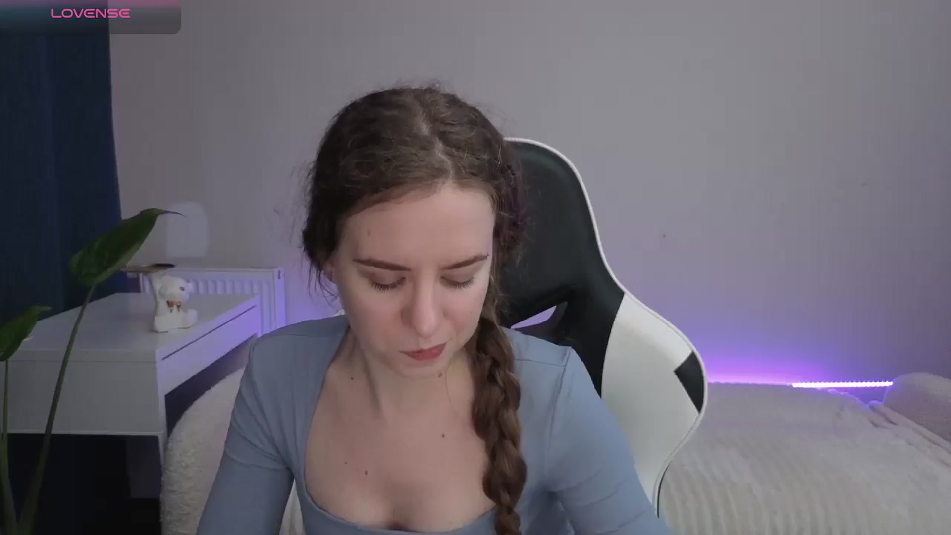 Gallery image thumbnail from BlueFlowerr's myfreecams stream on, 12/09/2025, 20:54 image 9 of 20