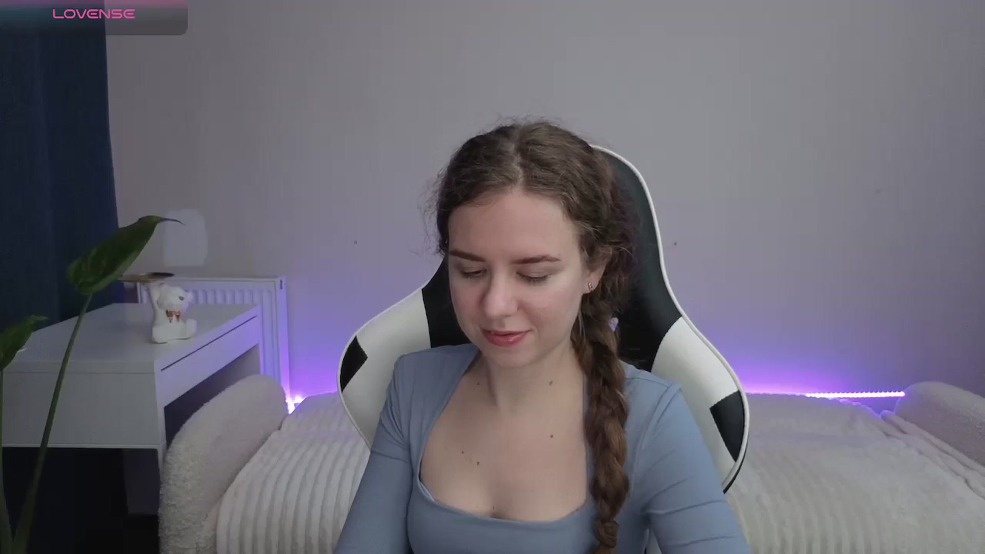 Gallery image thumbnail from BlueFlowerr's myfreecams stream on, 12/09/2025, 20:54 image 16 of 20