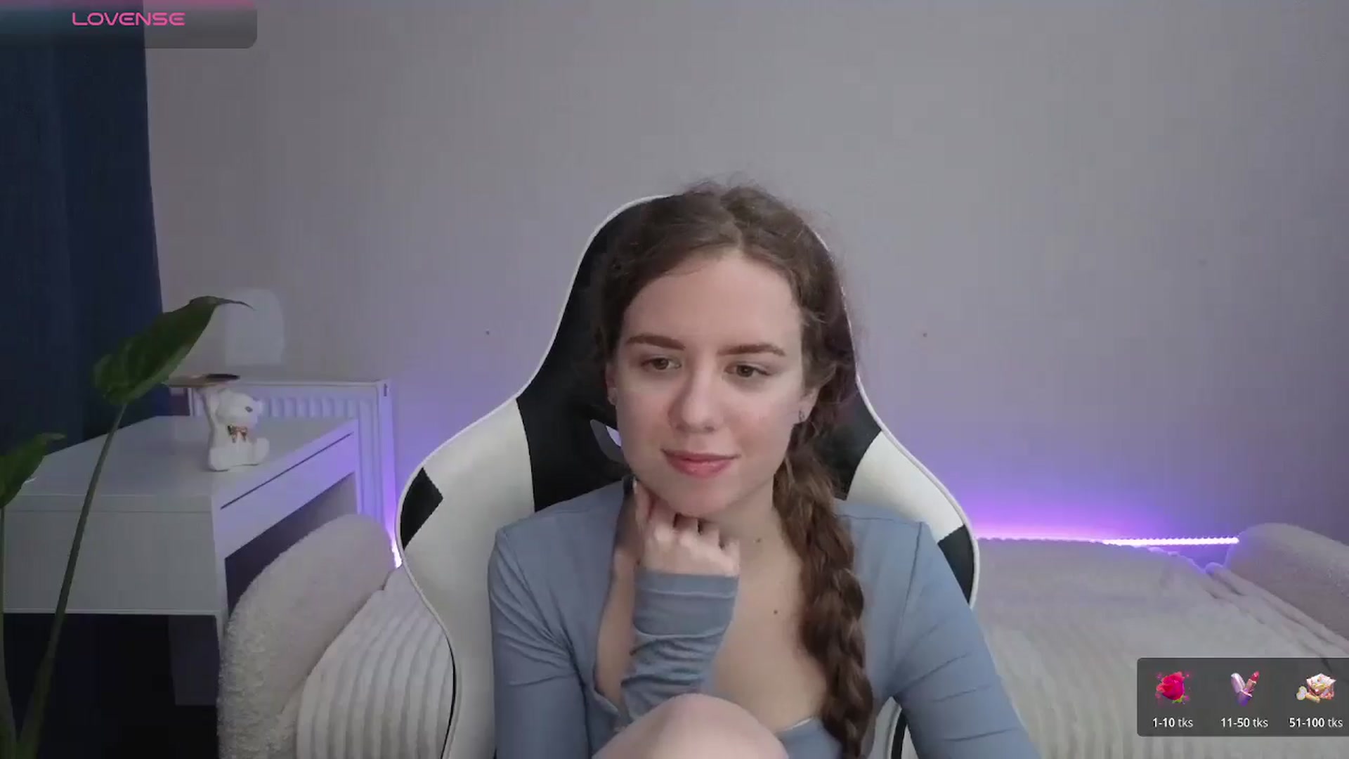 Gallery image thumbnail from BlueFlowerr's myfreecams stream on, 12/09/2025, 20:54 image 19 of 20