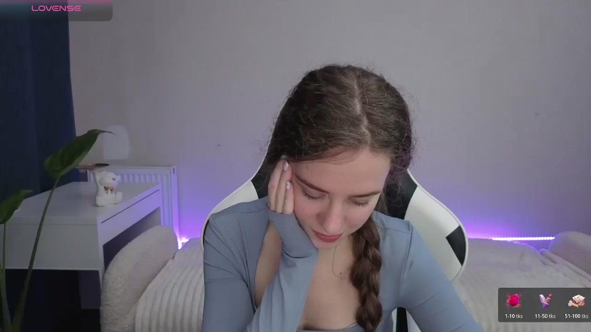 Gallery image thumbnail from BlueFlowerr's myfreecams stream on, 12/09/2025, 20:54 image 10 of 20