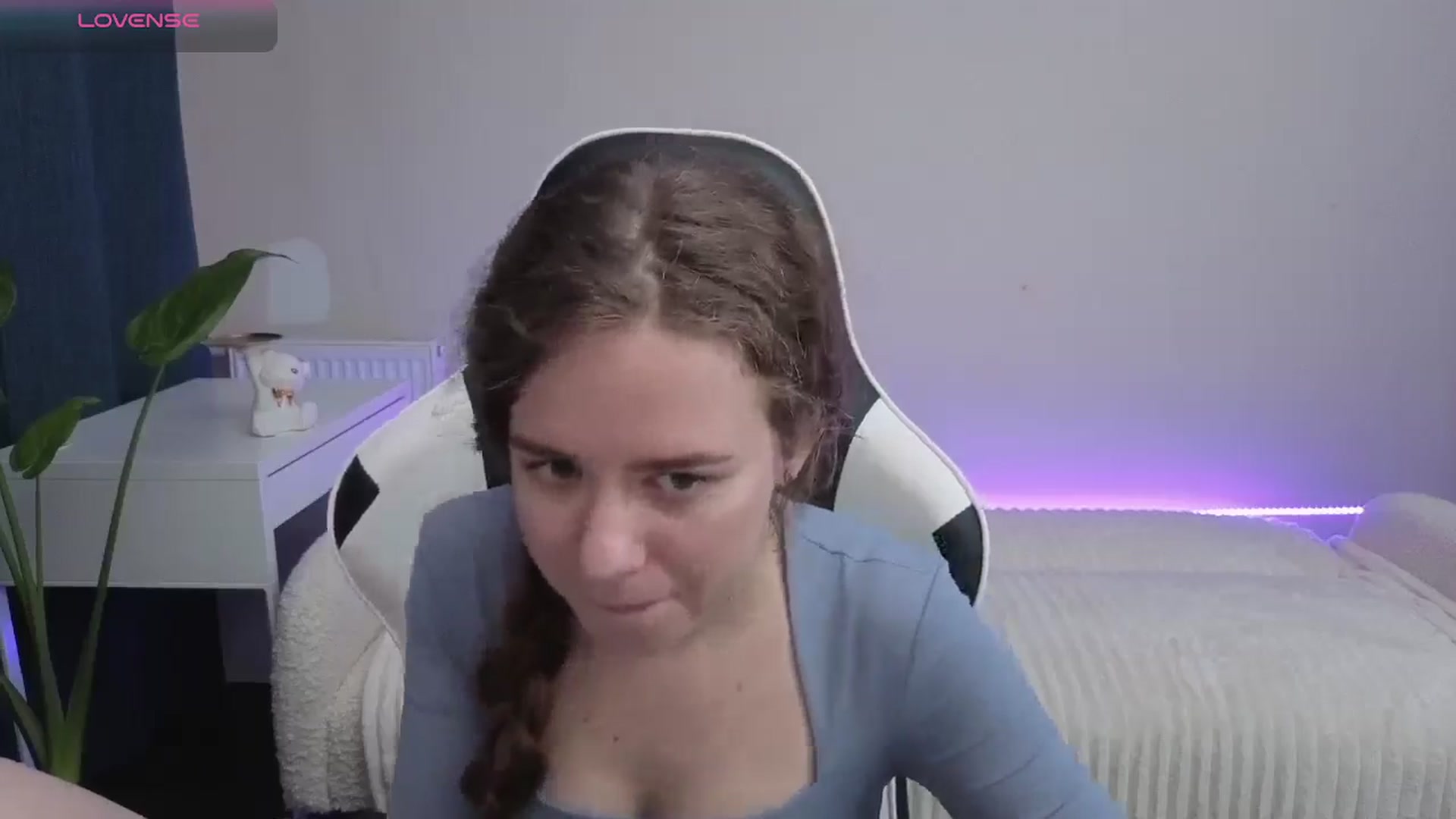 Gallery image thumbnail from BlueFlowerr's myfreecams stream on, 12/09/2025, 22:12 image 6 of 20