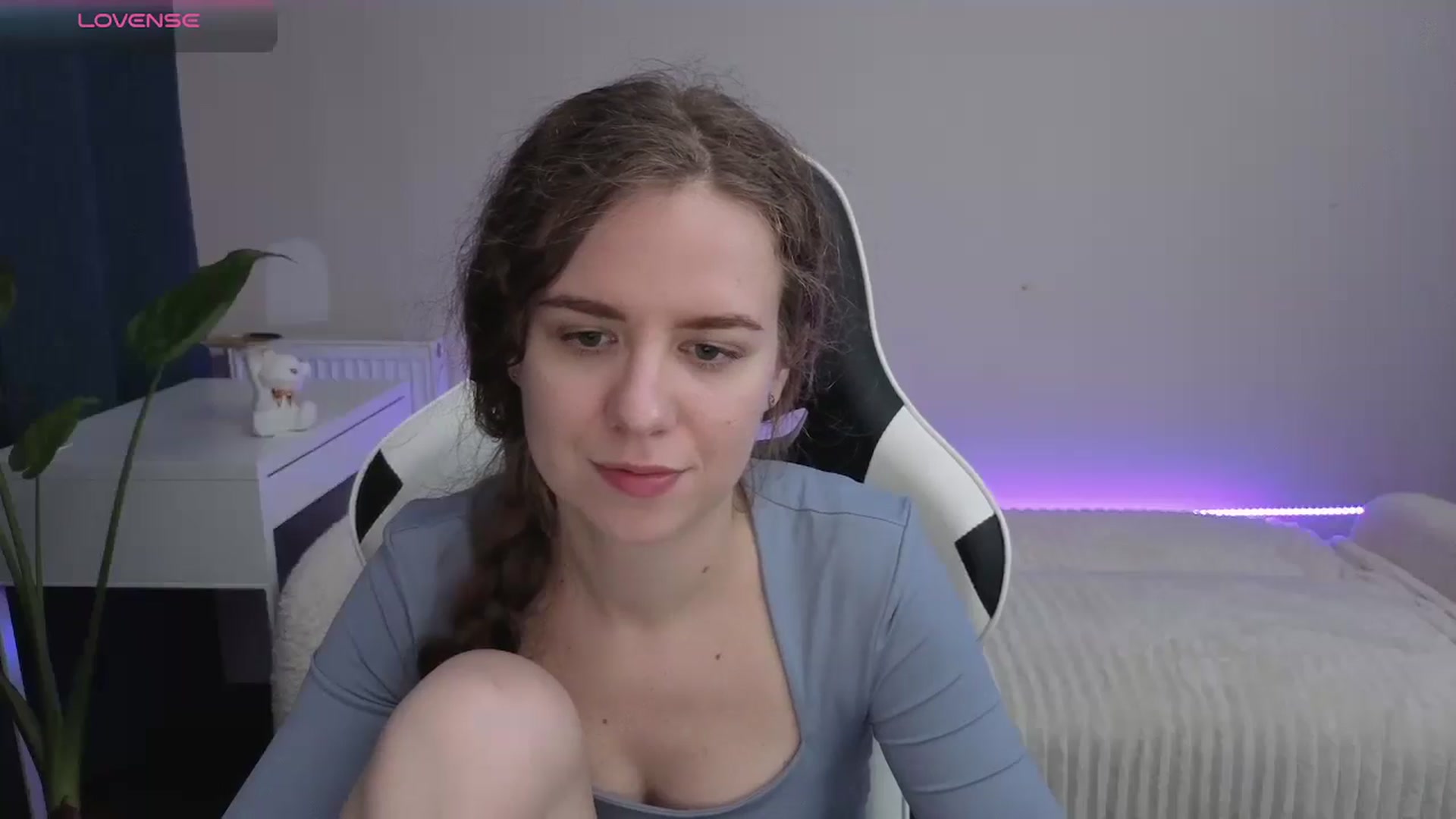 Gallery image thumbnail from BlueFlowerr's myfreecams stream on, 12/09/2025, 22:12 image 18 of 20