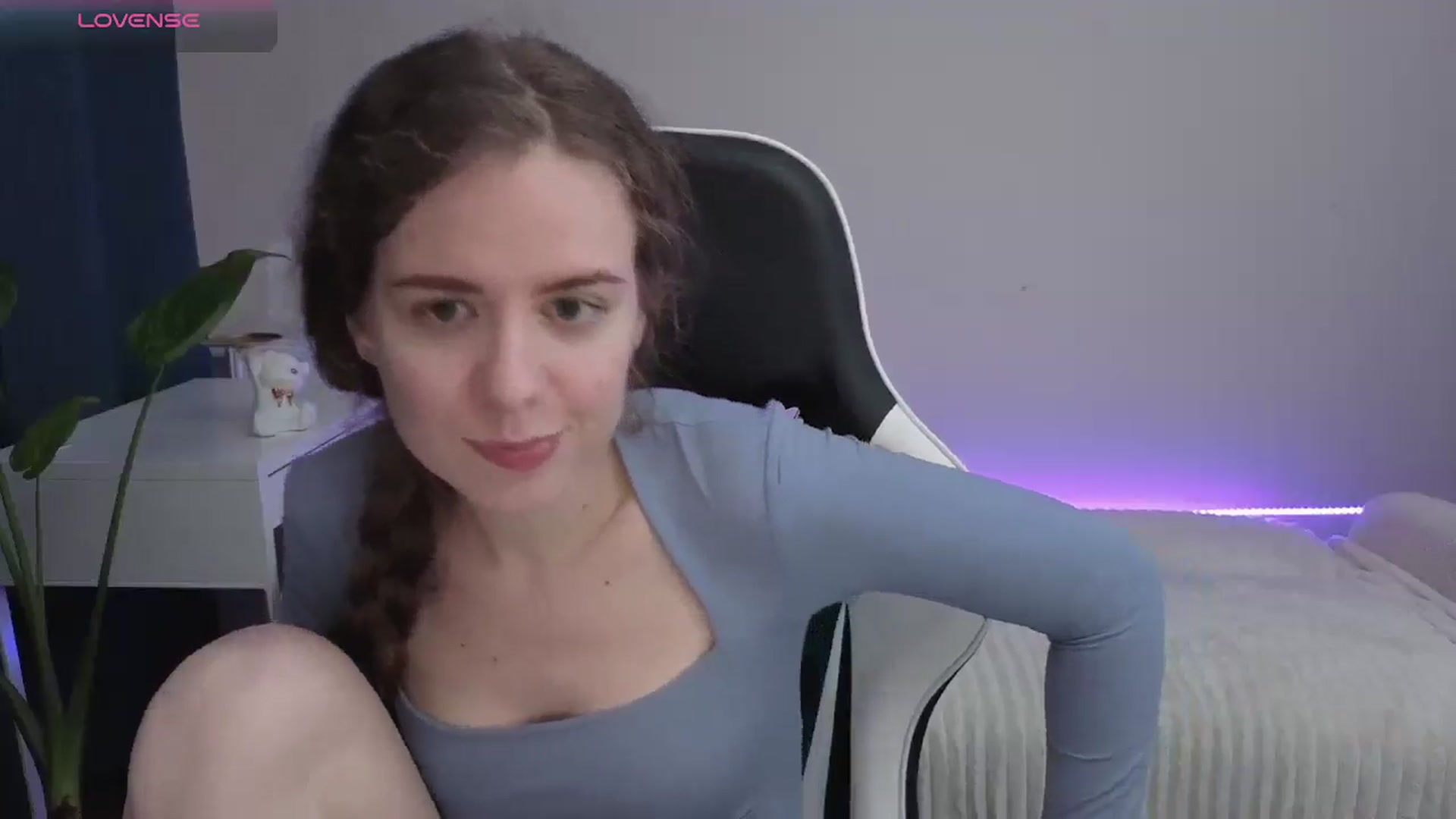 Gallery image thumbnail from BlueFlowerr's myfreecams stream on, 12/09/2025, 22:12 image 14 of 20