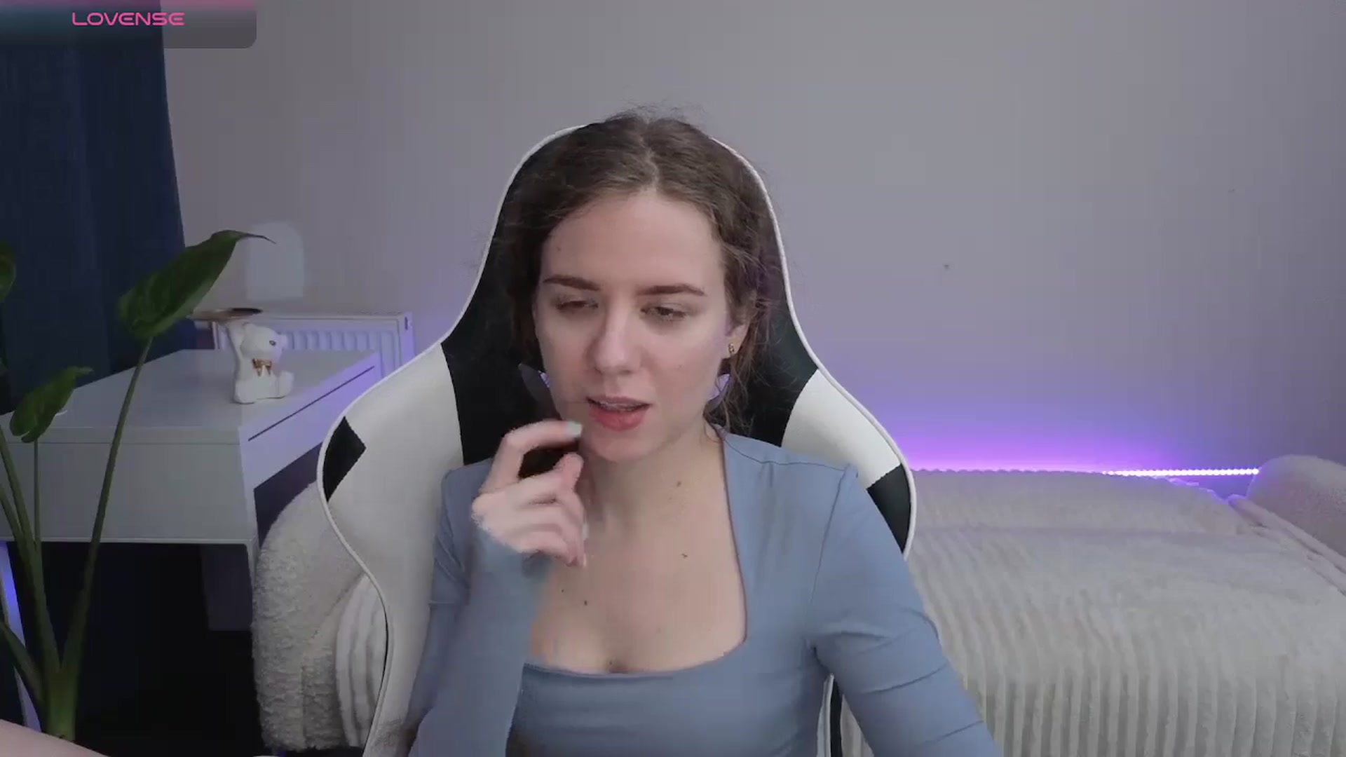 Gallery image thumbnail from BlueFlowerr's myfreecams stream on, 12/09/2025, 22:12 image 12 of 20