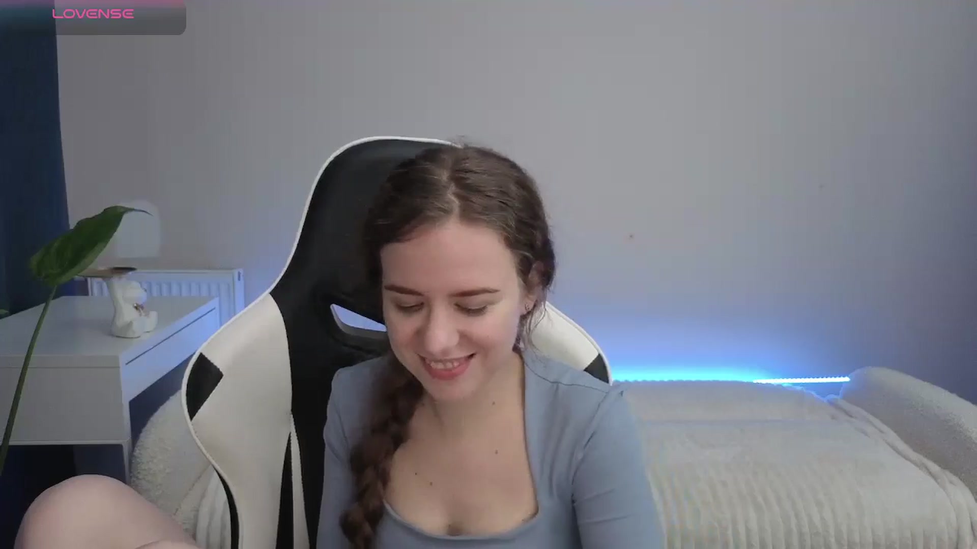 Gallery image thumbnail from BlueFlowerr's myfreecams stream on, 12/10/2025, 02:03 image 20 of 20