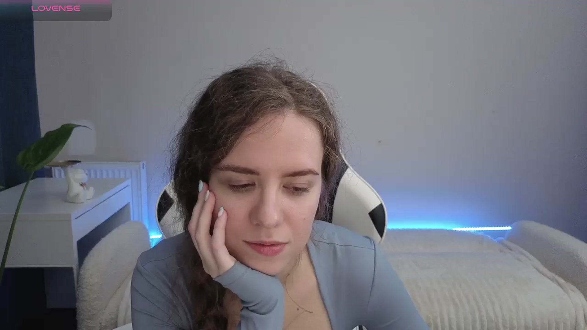 Gallery image thumbnail from BlueFlowerr's myfreecams stream on, 12/10/2025, 02:03 image 6 of 20