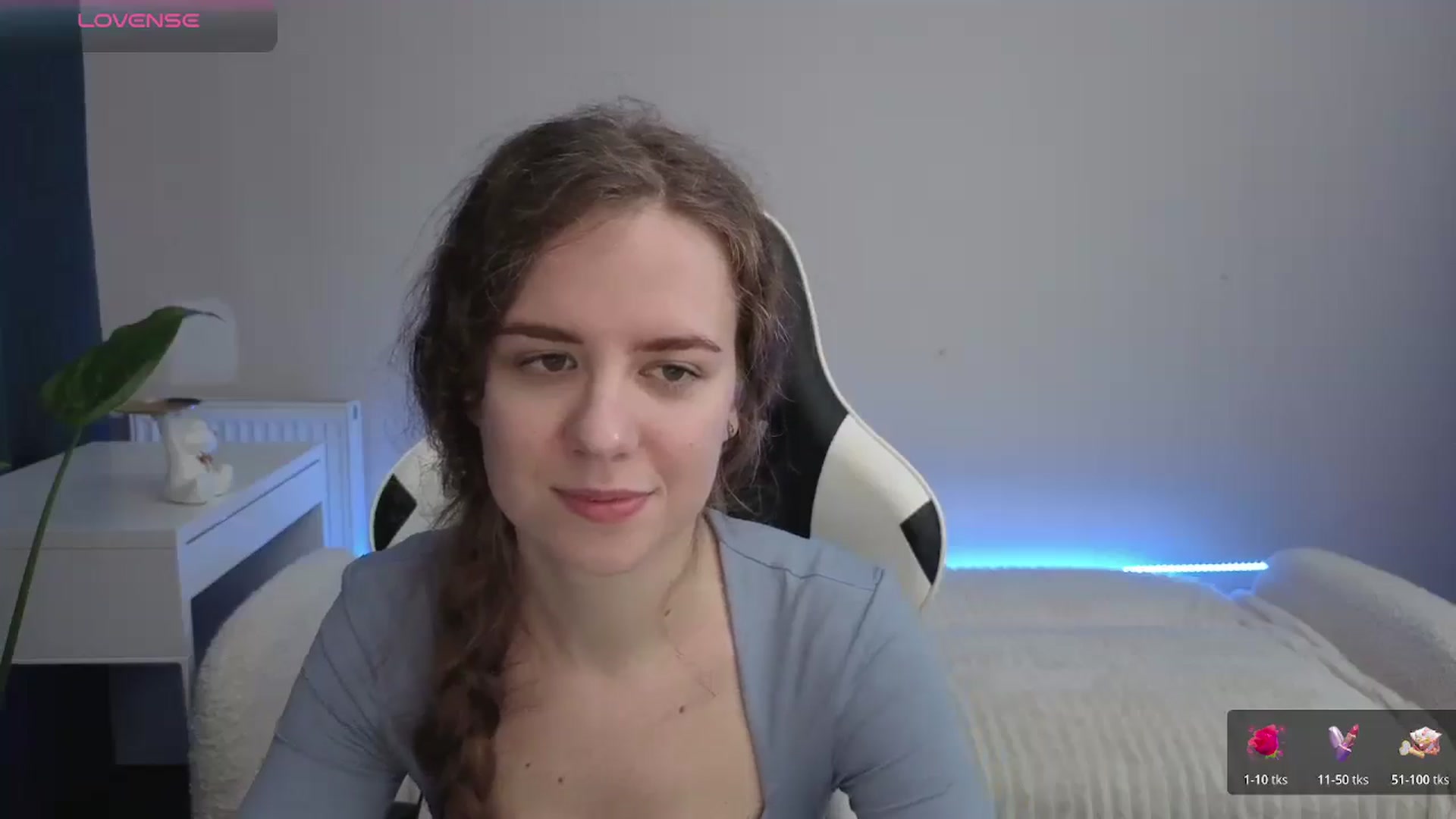 Gallery image thumbnail from BlueFlowerr's myfreecams stream on, 12/10/2025, 02:03 image 5 of 20
