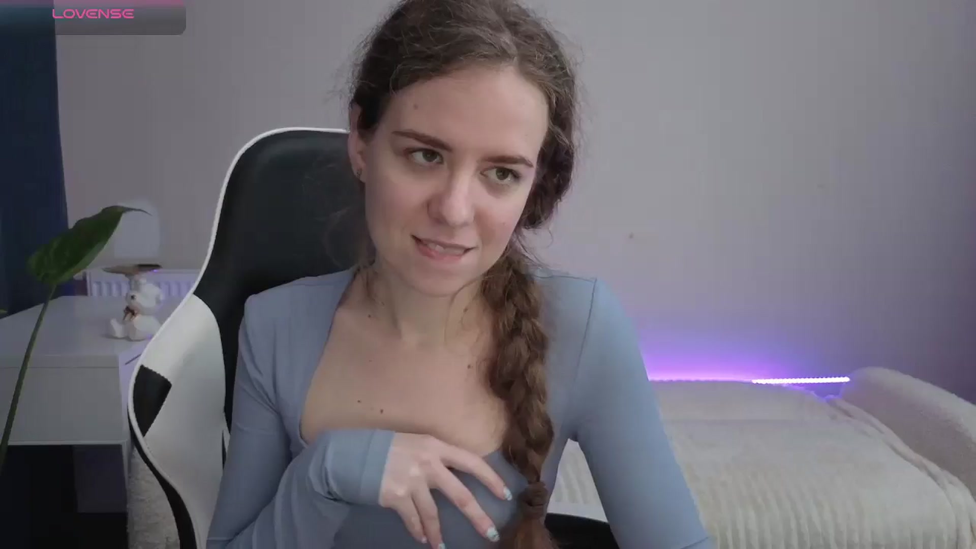 Gallery image thumbnail from BlueFlowerr's myfreecams stream on, 12/10/2025, 02:03 image 1 of 20