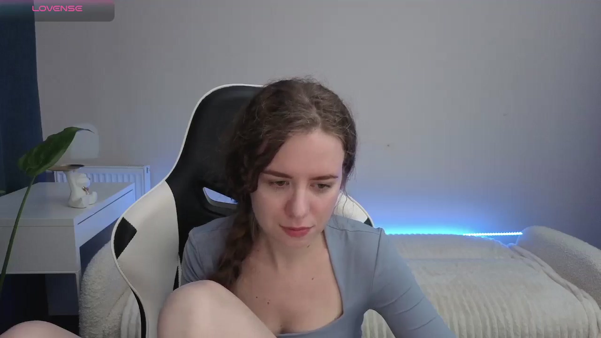 Gallery image thumbnail from BlueFlowerr's myfreecams stream on, 12/10/2025, 02:03 image 16 of 20