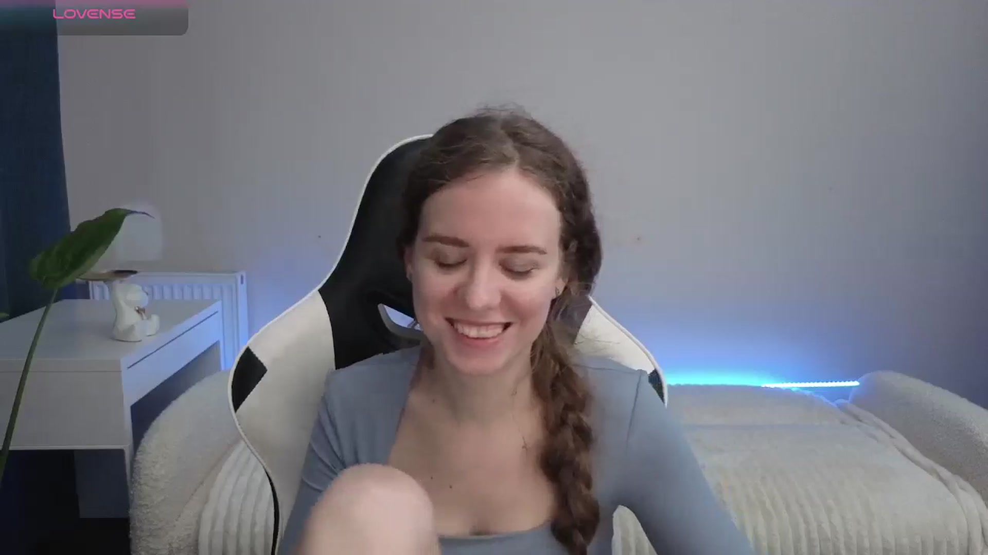 Gallery image thumbnail from BlueFlowerr's myfreecams stream on, 12/10/2025, 02:03 image 12 of 20