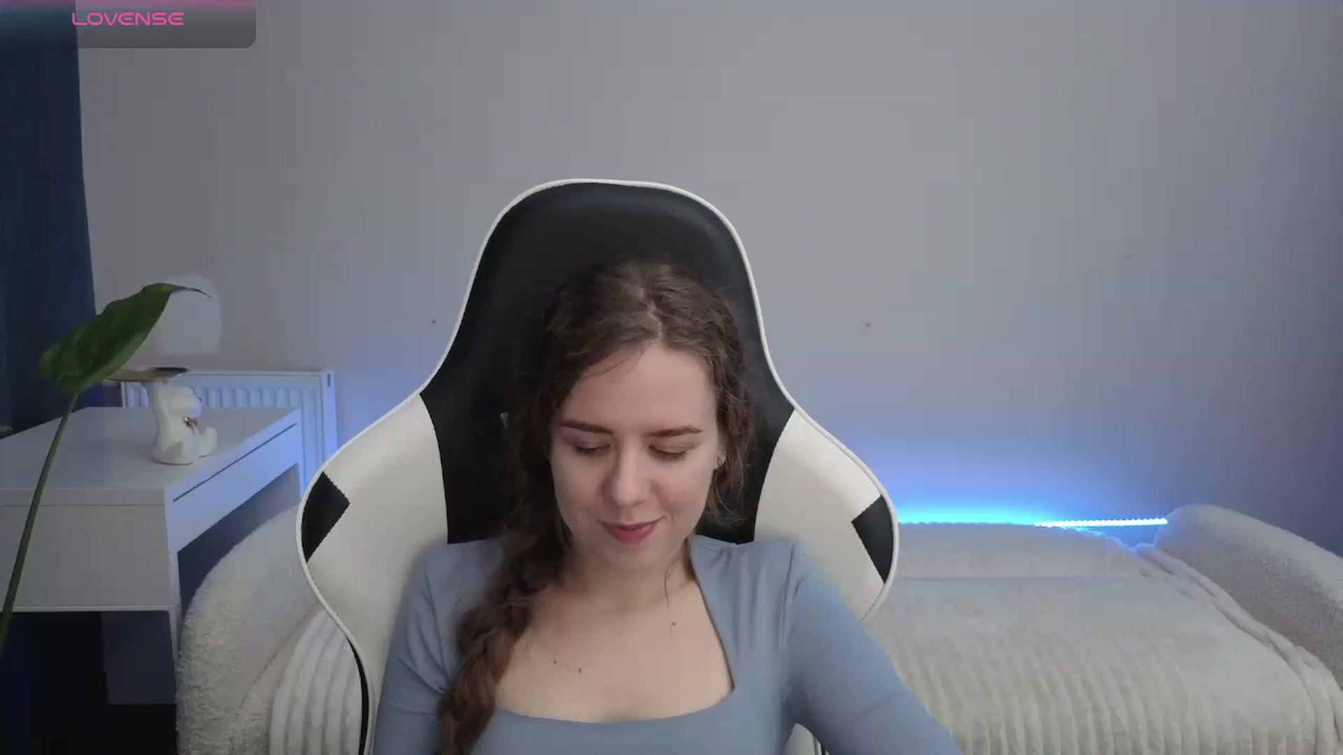 Gallery image thumbnail from BlueFlowerr's myfreecams stream on, 12/10/2025, 02:03 image 8 of 20