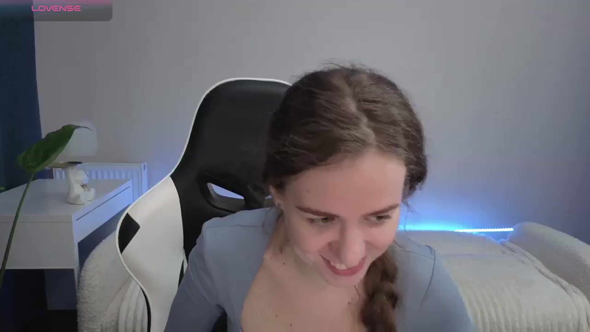 Gallery image thumbnail from BlueFlowerr's myfreecams stream on, 12/10/2025, 02:03 image 15 of 20