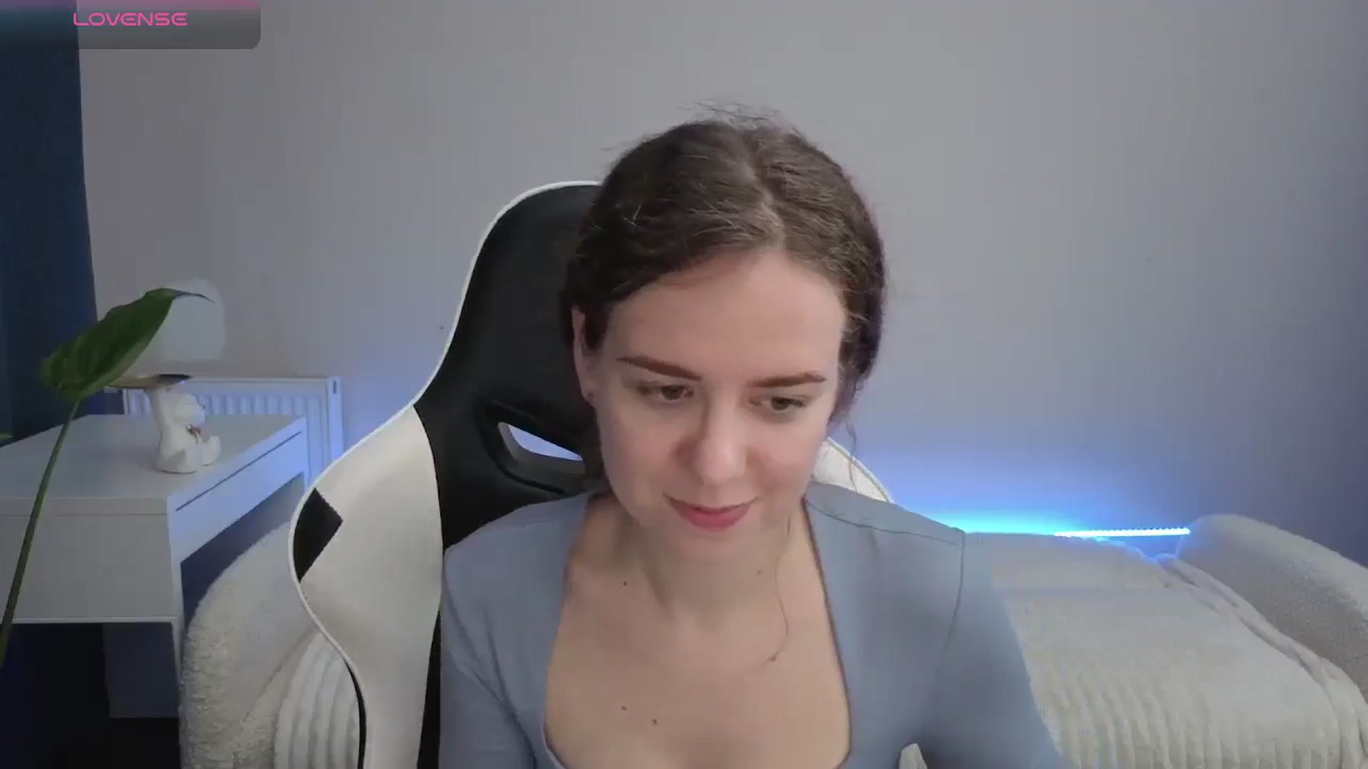 Gallery image thumbnail from BlueFlowerr's myfreecams stream on, 12/10/2025, 02:03 image 10 of 20