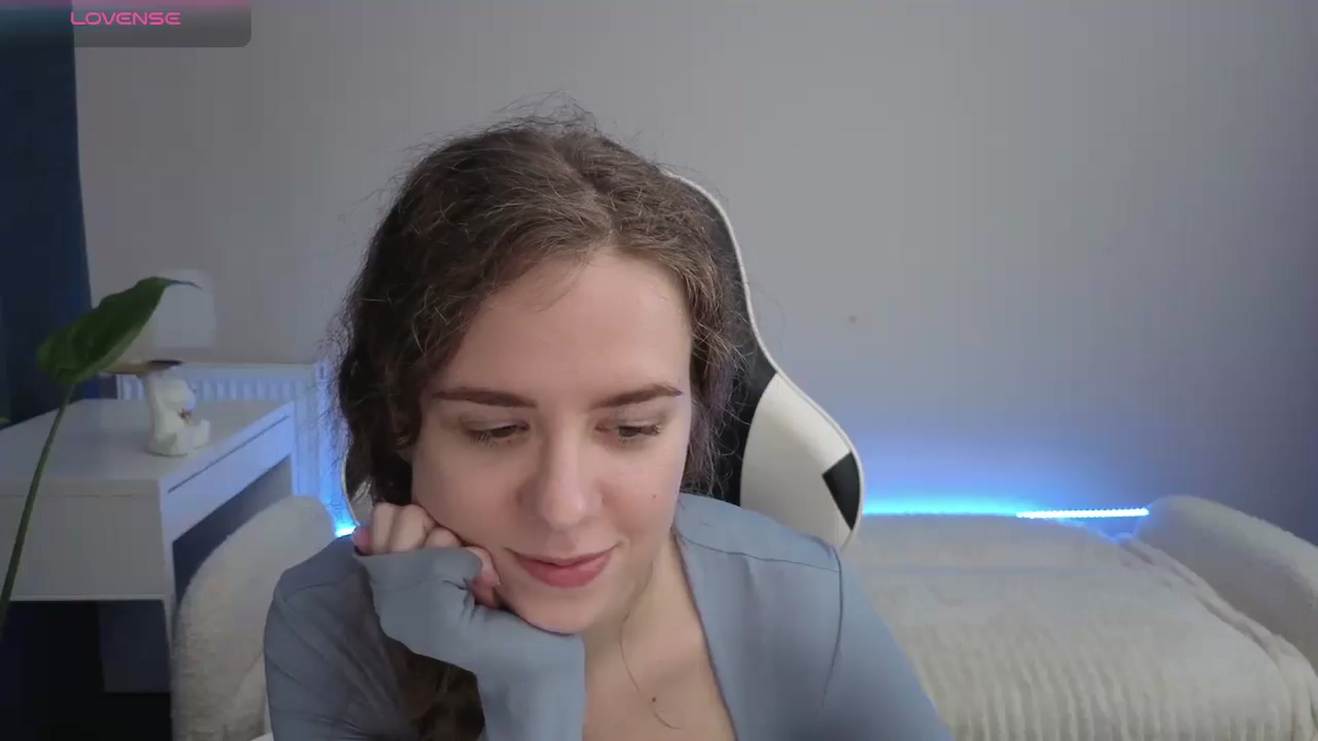 Gallery image thumbnail from BlueFlowerr's myfreecams stream on, 12/10/2025, 02:03 image 4 of 20