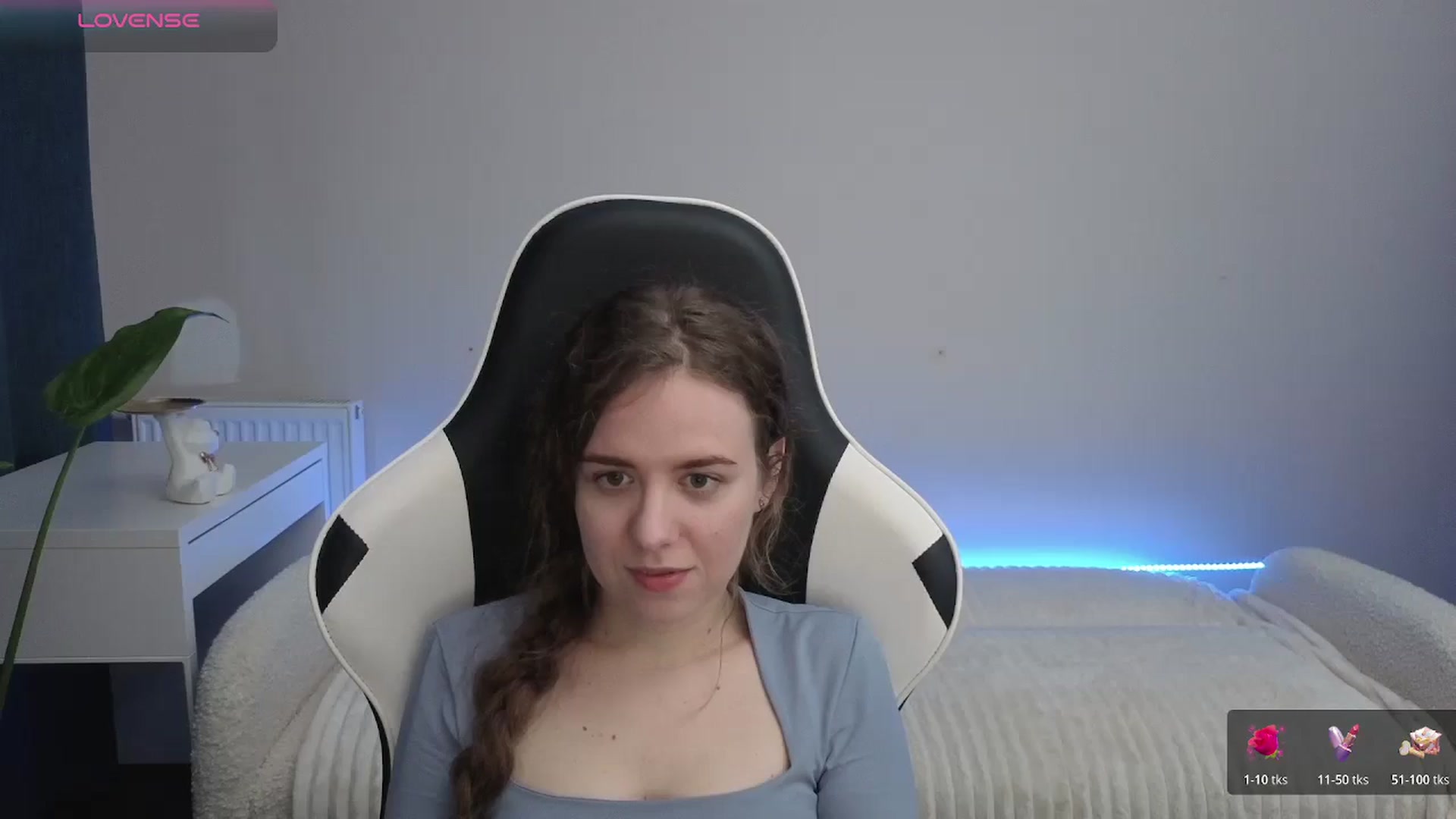 Gallery image thumbnail from BlueFlowerr's myfreecams stream on, 12/10/2025, 02:03 image 9 of 20