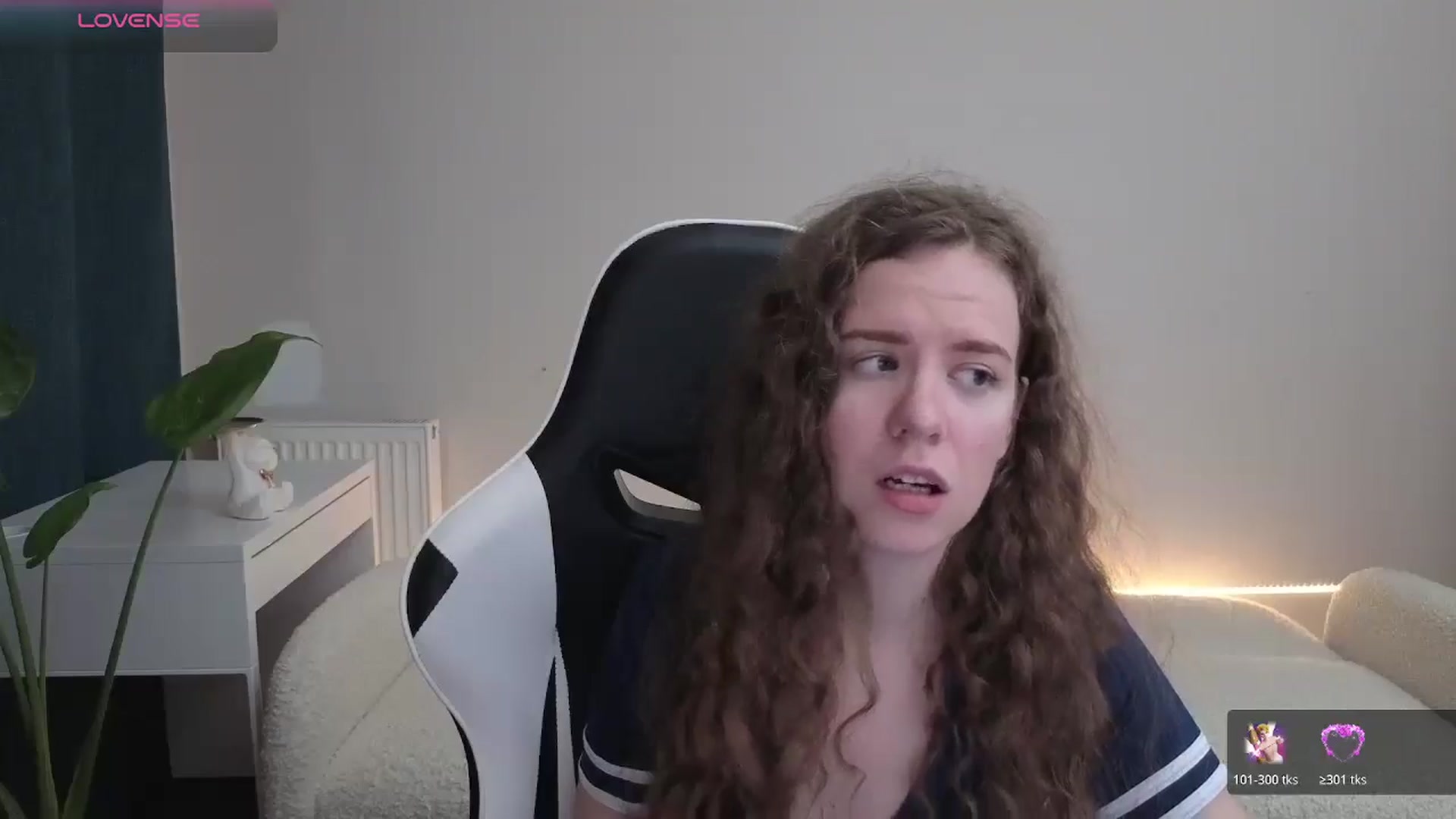 Gallery image thumbnail from BlueFlowerr's myfreecams stream on, 12/11/2025, 19:25 image 19 of 20