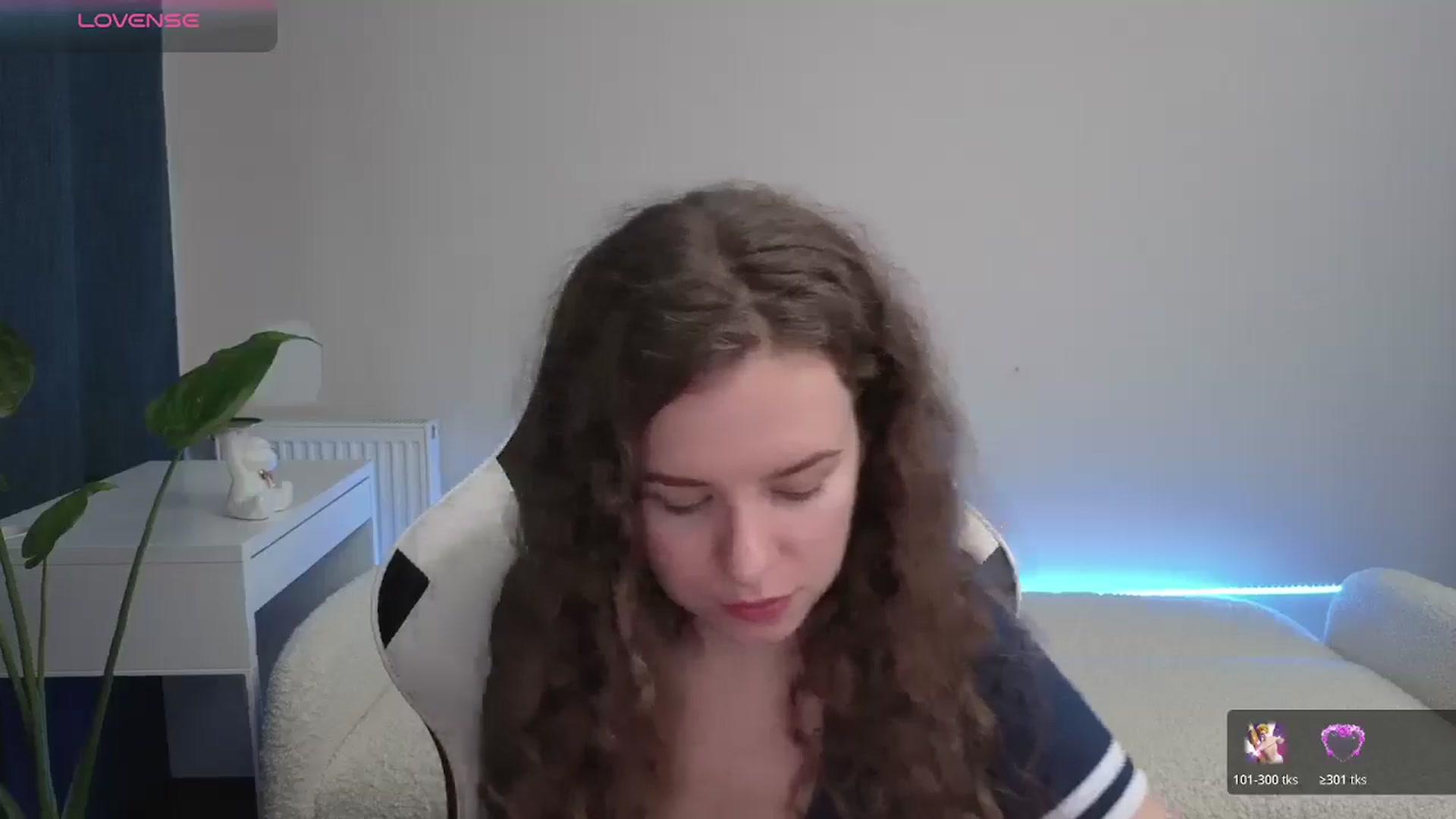 Gallery image thumbnail from BlueFlowerr's myfreecams stream on, 12/11/2025, 19:25 image 8 of 20