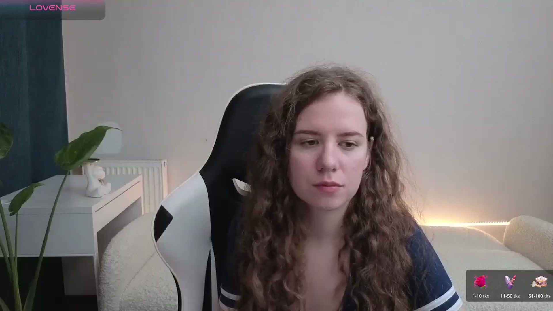 Gallery image thumbnail from BlueFlowerr's myfreecams stream on, 12/11/2025, 19:25 image 14 of 20