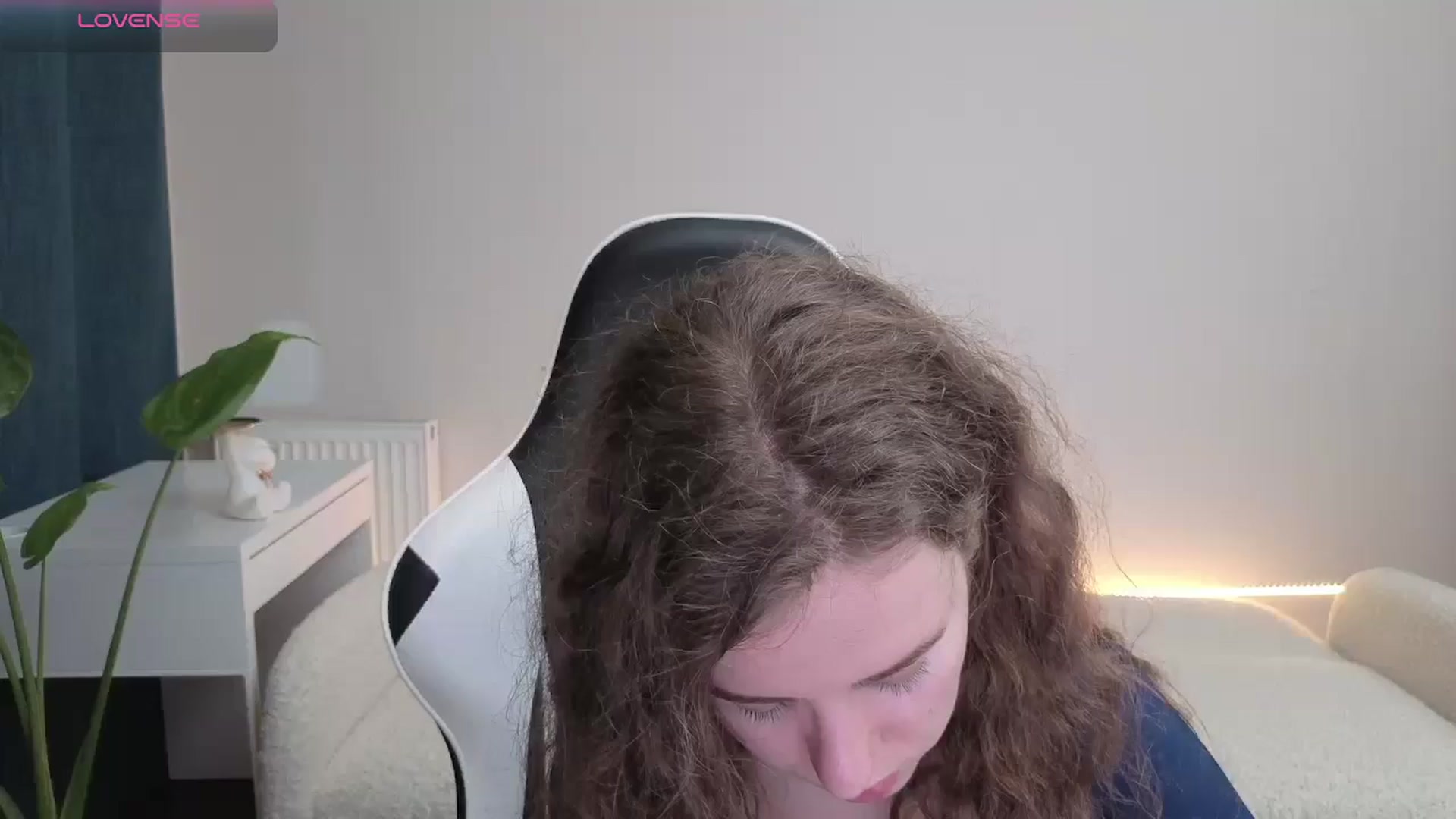 Gallery image thumbnail from BlueFlowerr's myfreecams stream on, 12/11/2025, 19:25 image 11 of 20