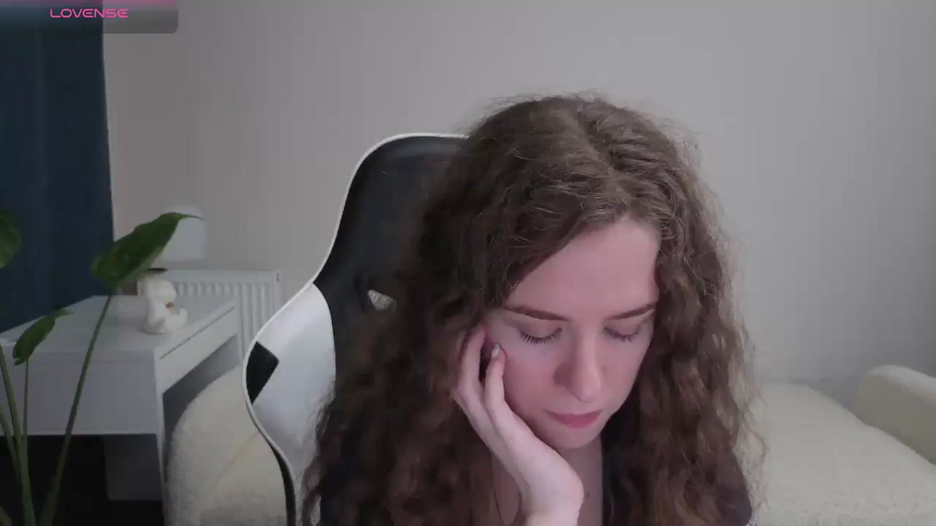 Gallery image thumbnail from BlueFlowerr's myfreecams stream on, 12/11/2025, 19:25 image 1 of 20