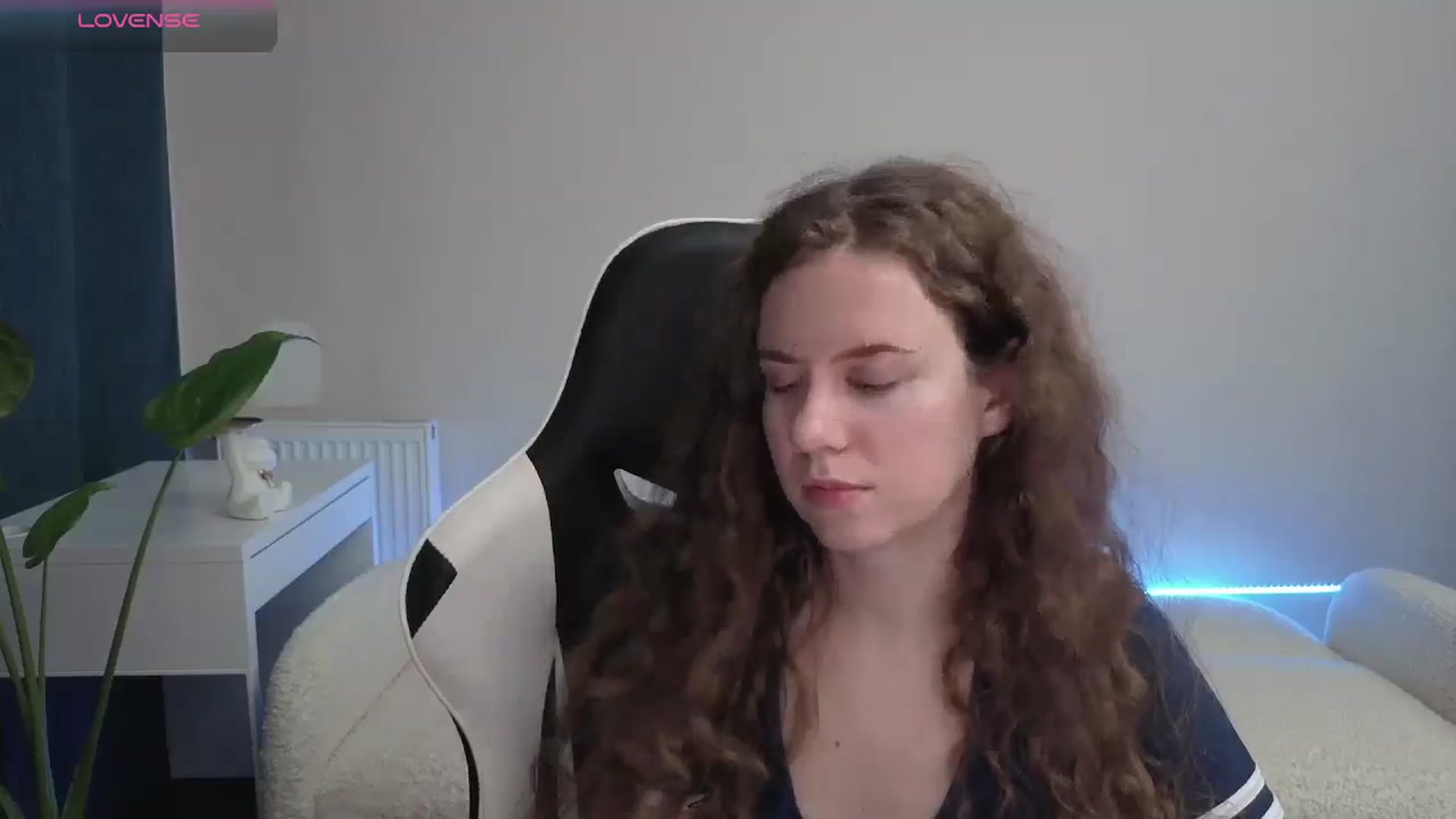 Gallery image thumbnail from BlueFlowerr's myfreecams stream on, 12/11/2025, 19:25 image 7 of 20