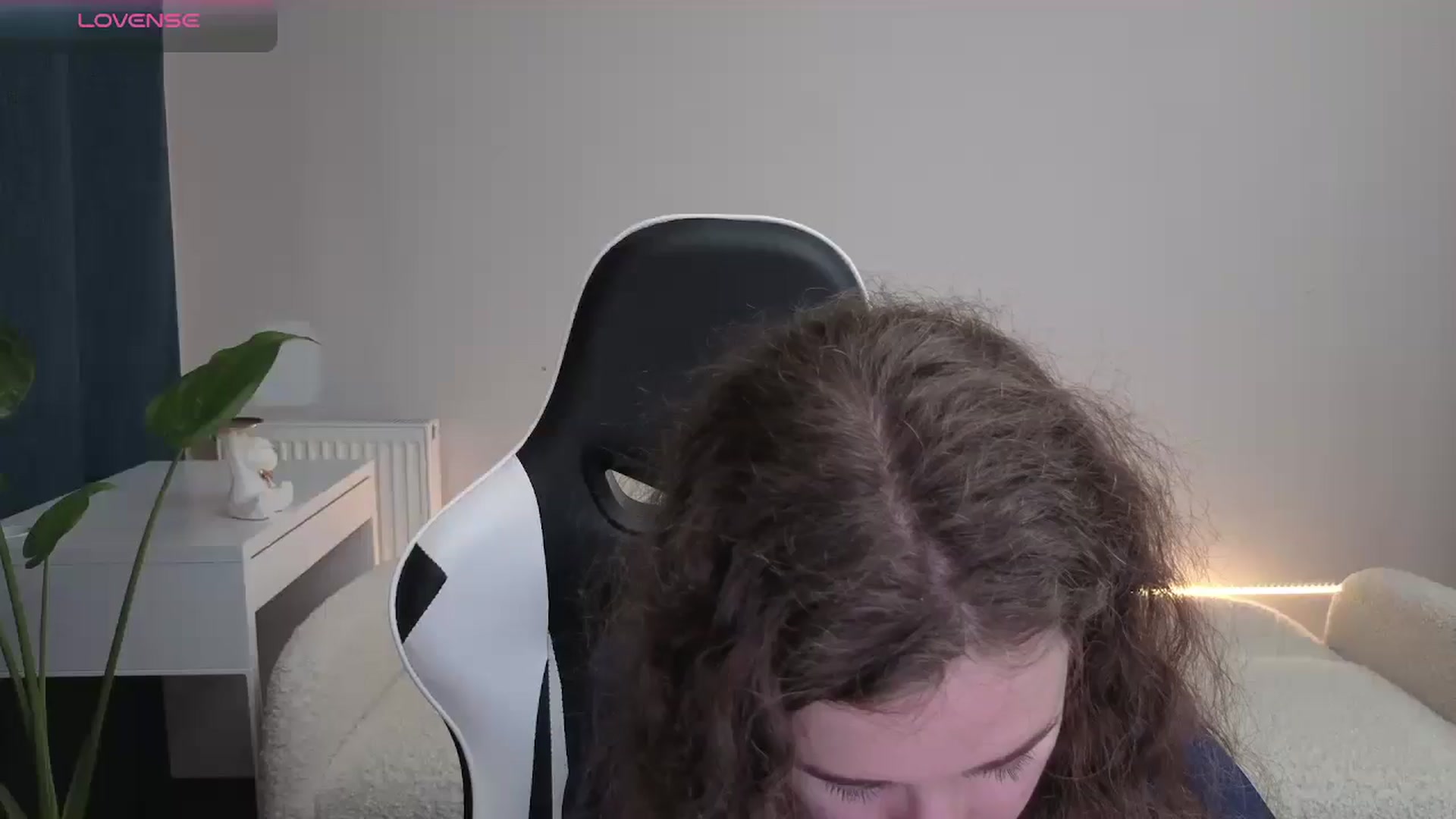 Gallery image thumbnail from BlueFlowerr's myfreecams stream on, 12/11/2025, 19:25 image 18 of 20