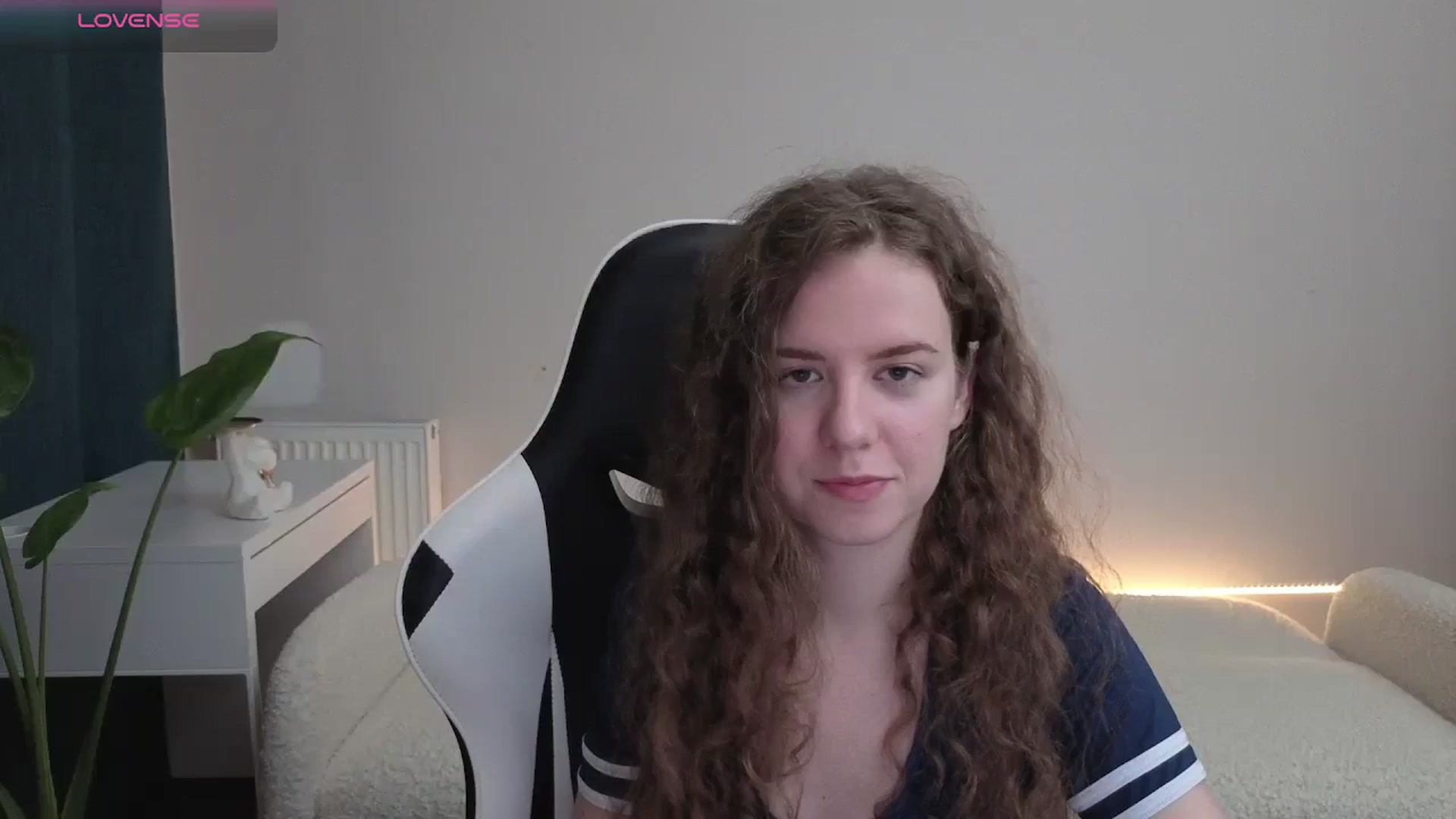 Gallery image thumbnail from BlueFlowerr's myfreecams stream on, 12/11/2025, 19:25 image 16 of 20