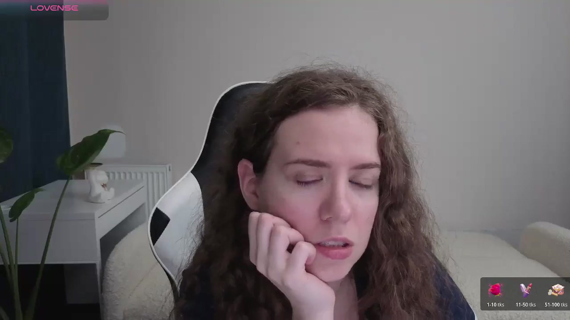 Gallery image thumbnail from BlueFlowerr's myfreecams stream on, 12/11/2025, 19:25 image 3 of 20