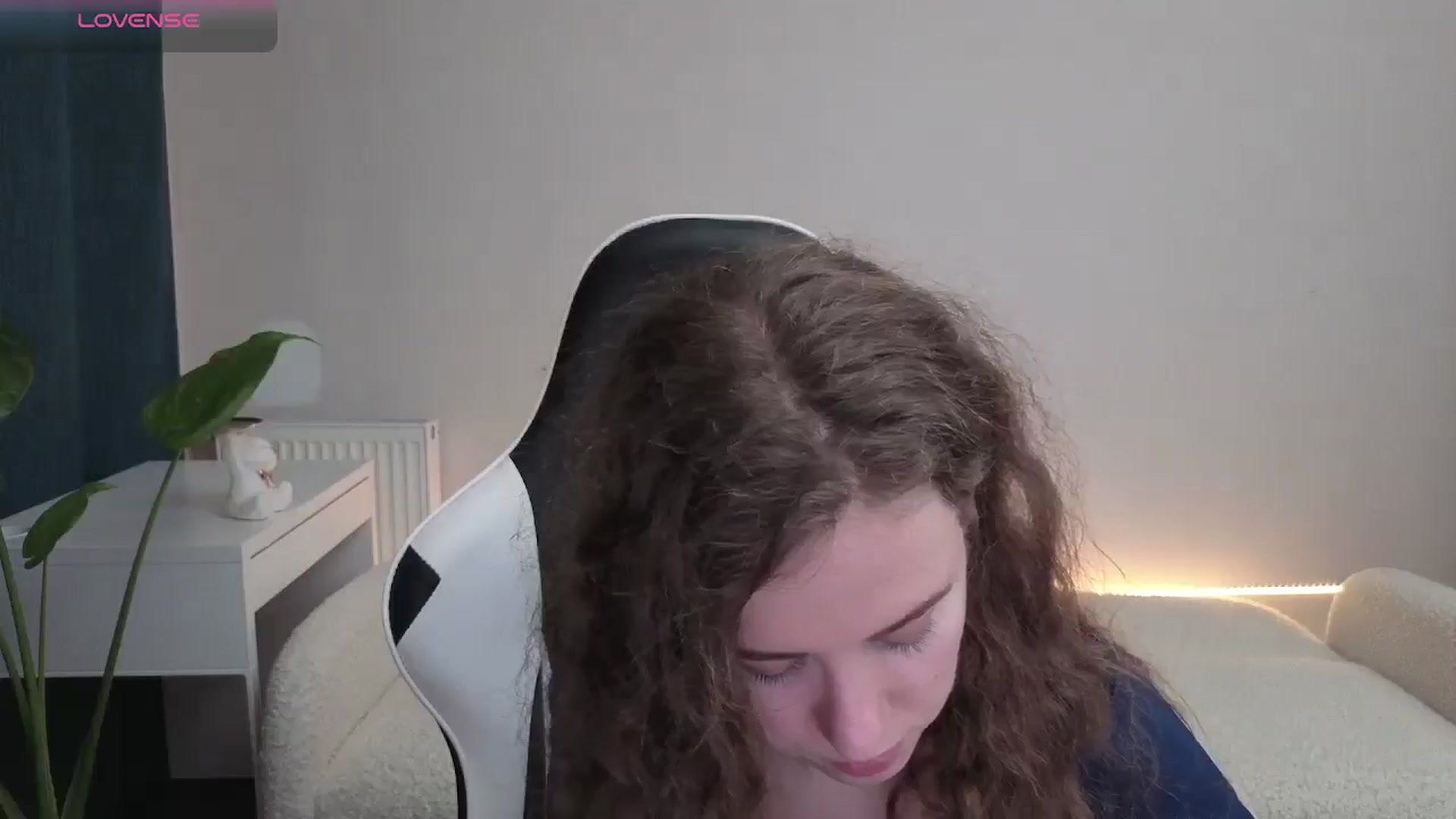 Gallery image thumbnail from BlueFlowerr's myfreecams stream on, 12/11/2025, 19:25 image 12 of 20