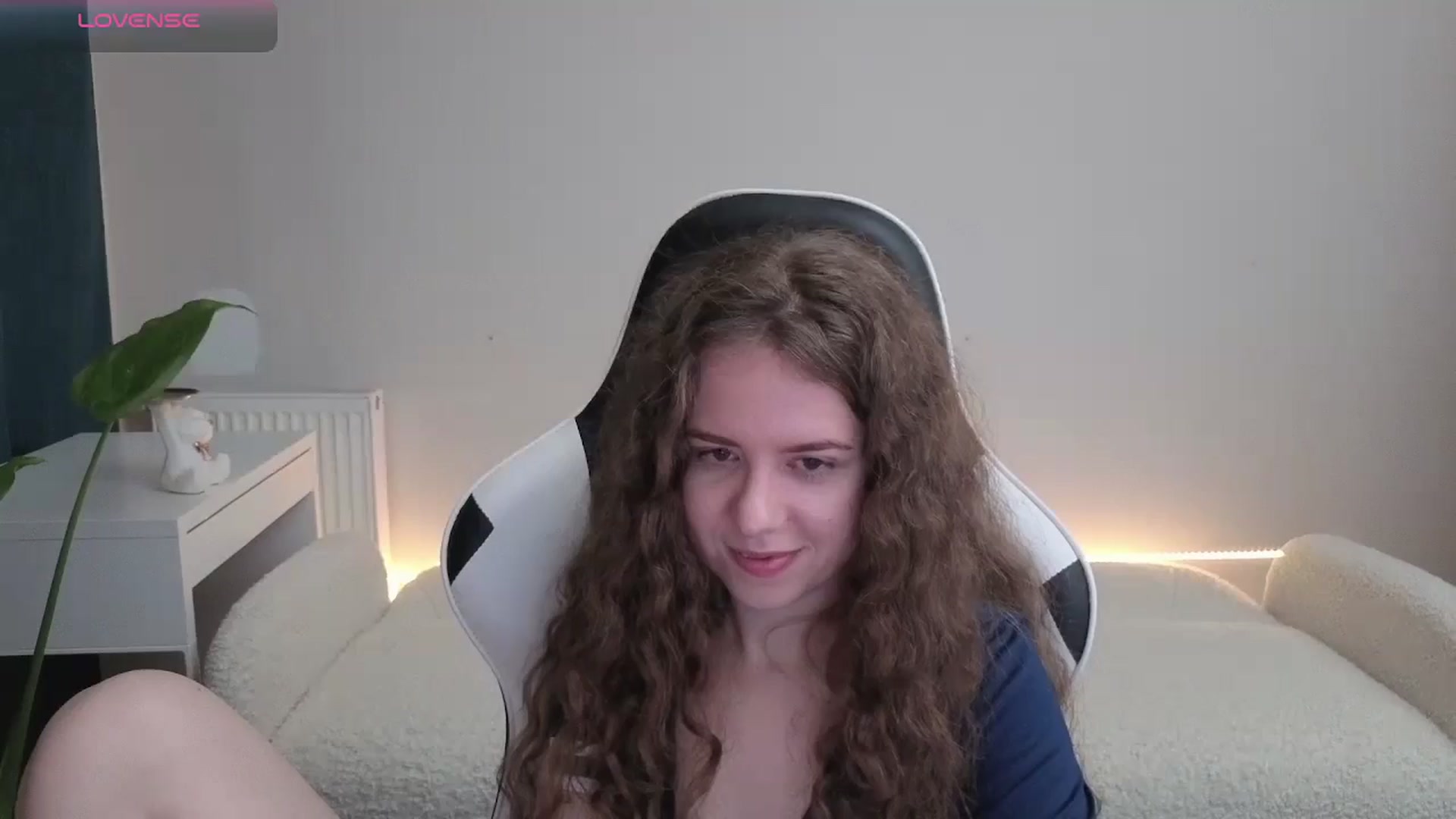 Gallery image thumbnail from BlueFlowerr's myfreecams stream on, 12/11/2025, 22:40 image 17 of 20