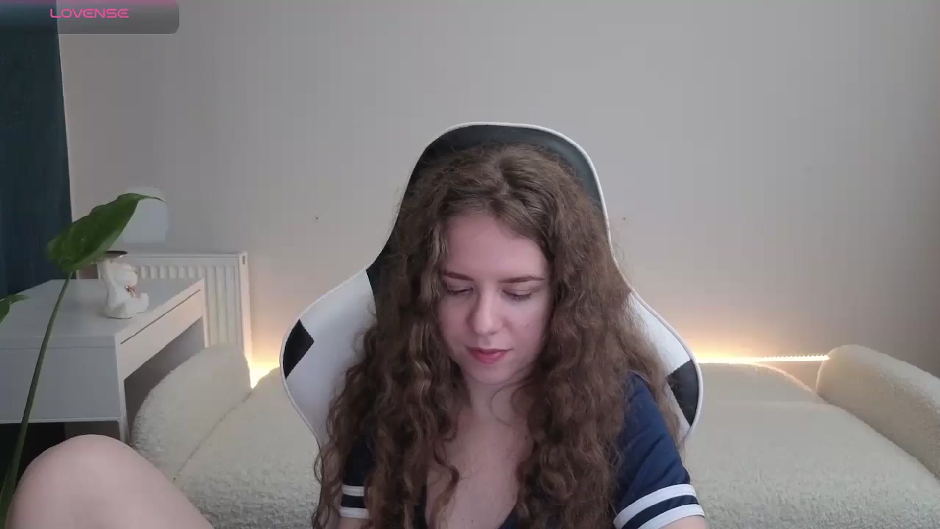 Gallery image thumbnail from BlueFlowerr's myfreecams stream on, 12/11/2025, 22:40 image 14 of 20