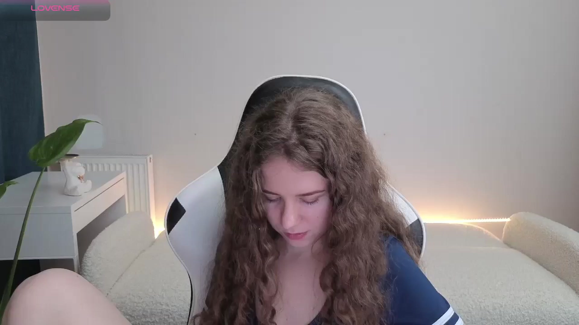 Gallery image thumbnail from BlueFlowerr's myfreecams stream on, 12/11/2025, 22:40 image 9 of 20