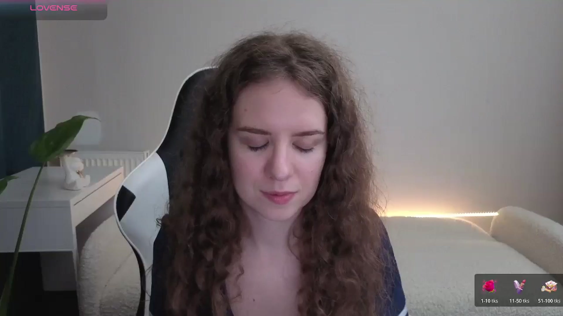 Gallery image thumbnail from BlueFlowerr's myfreecams stream on, 12/11/2025, 22:40 image 5 of 20