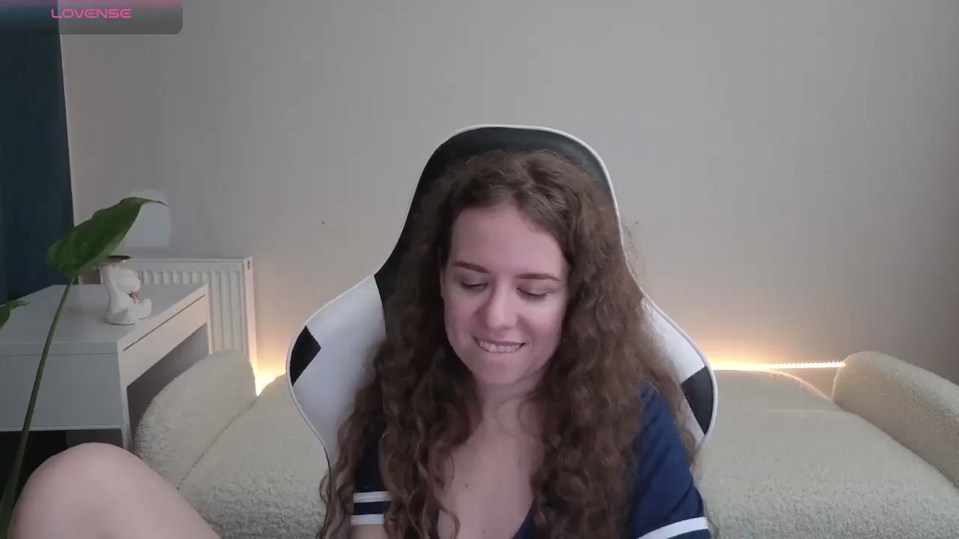 Gallery image thumbnail from BlueFlowerr's myfreecams stream on, 12/11/2025, 22:40 image 16 of 20