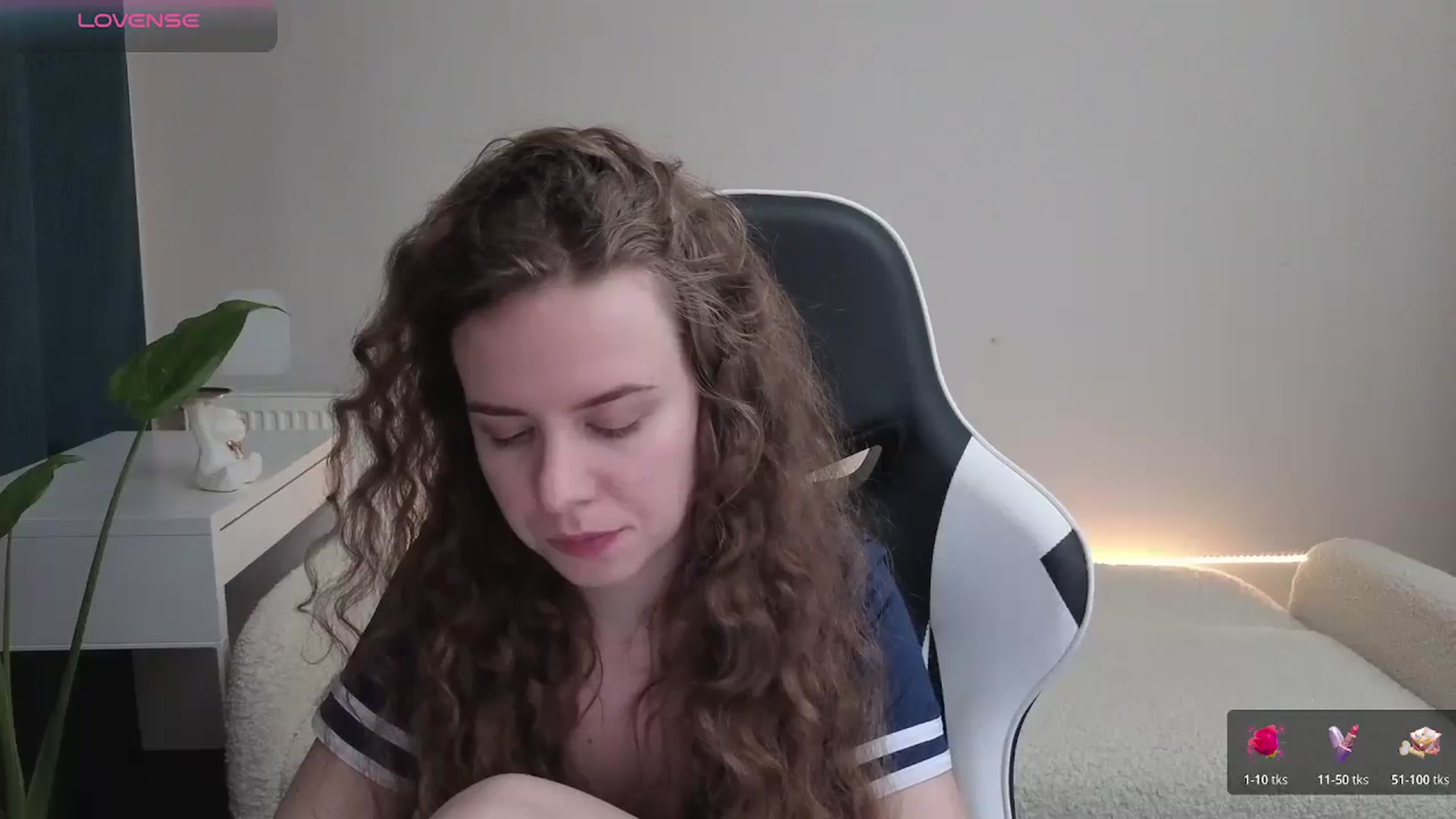 Gallery image thumbnail from BlueFlowerr's myfreecams stream on, 12/12/2025, 24:08 image 6 of 20