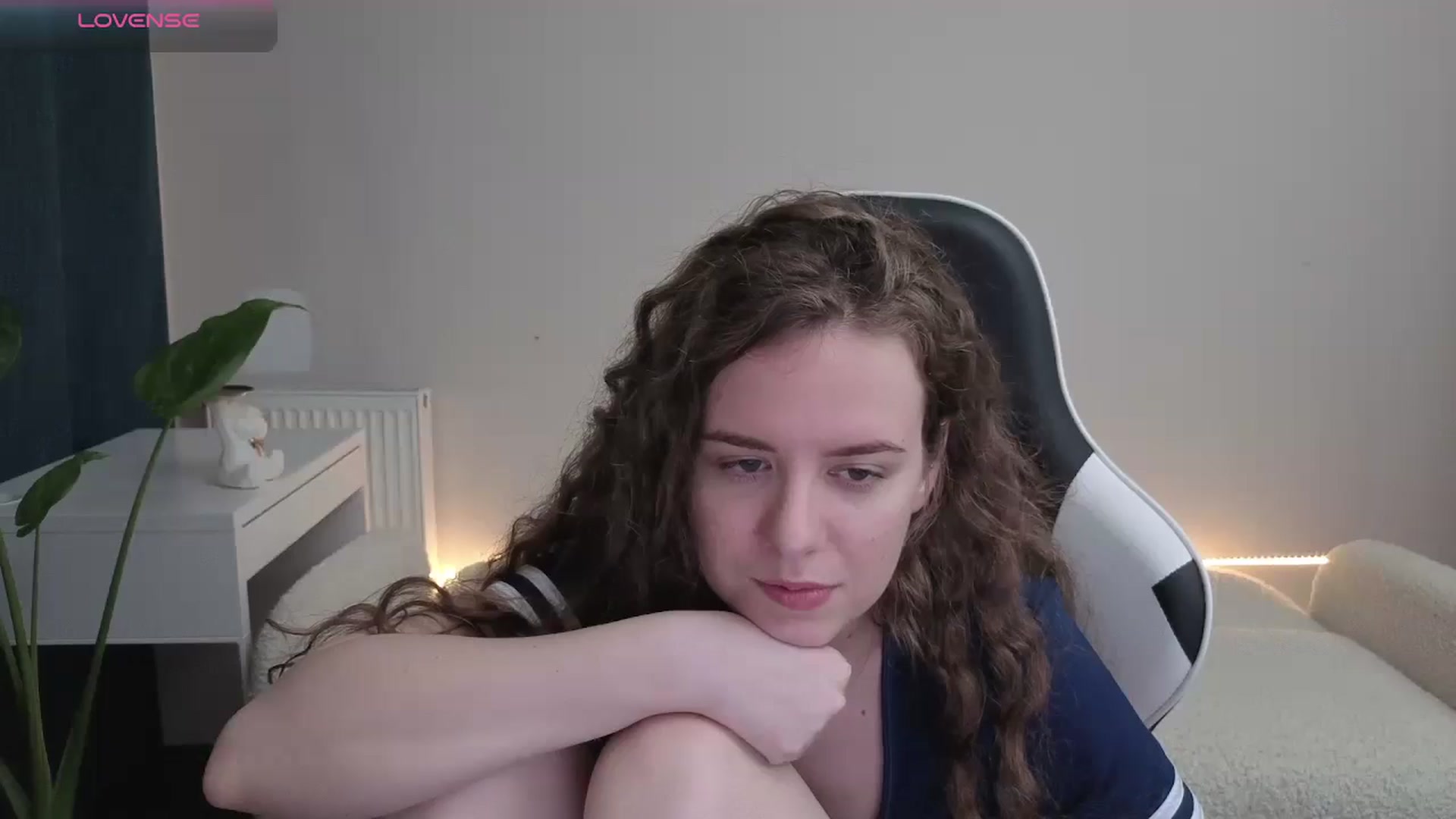 Gallery image thumbnail from BlueFlowerr's myfreecams stream on, 12/12/2025, 24:08 image 14 of 20