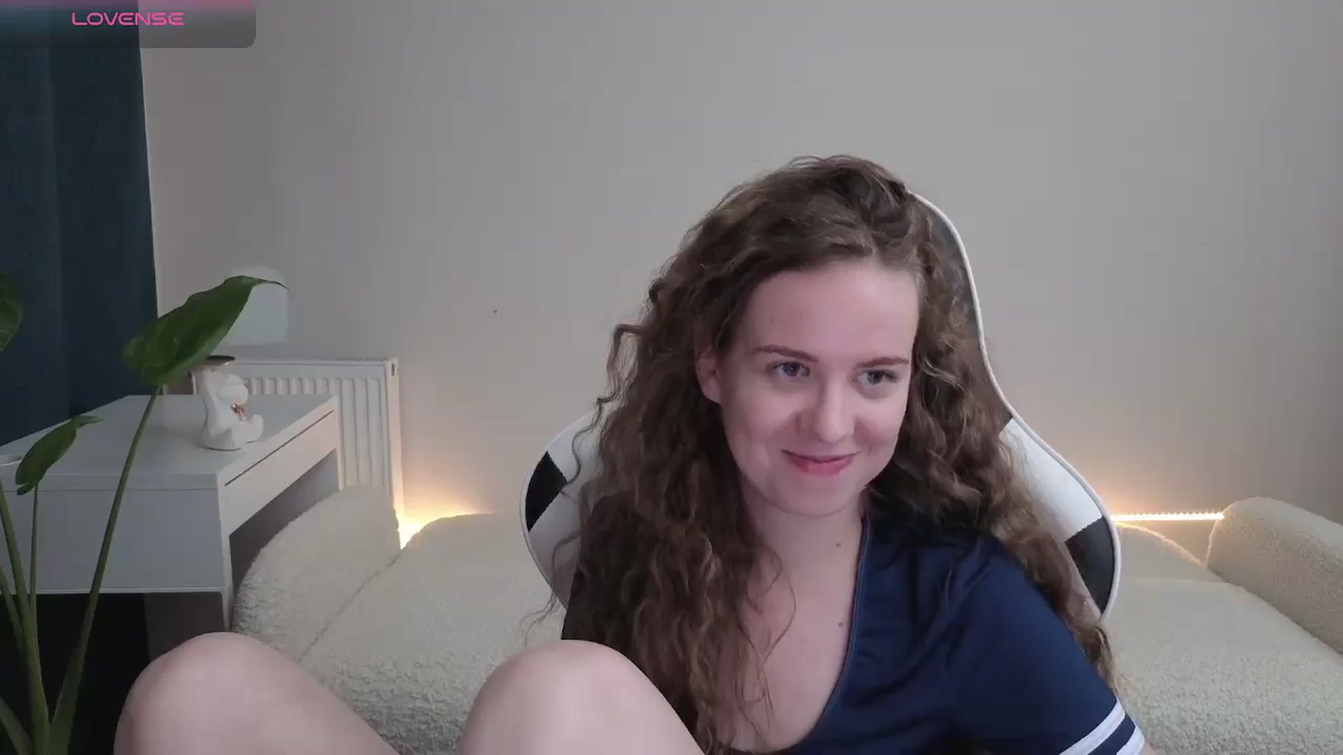 Gallery image thumbnail from BlueFlowerr's myfreecams stream on, 12/12/2025, 24:08 image 9 of 20
