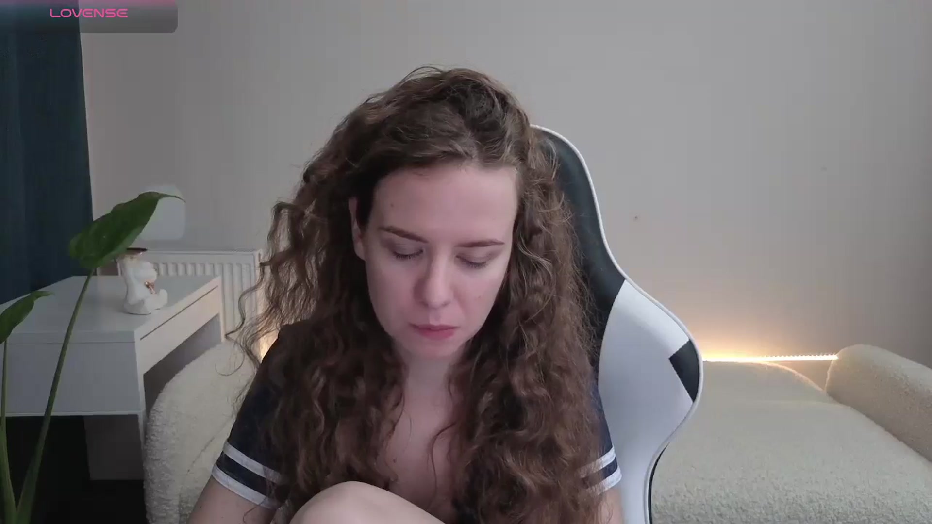 Gallery image thumbnail from BlueFlowerr's myfreecams stream on, 12/12/2025, 24:08 image 5 of 20