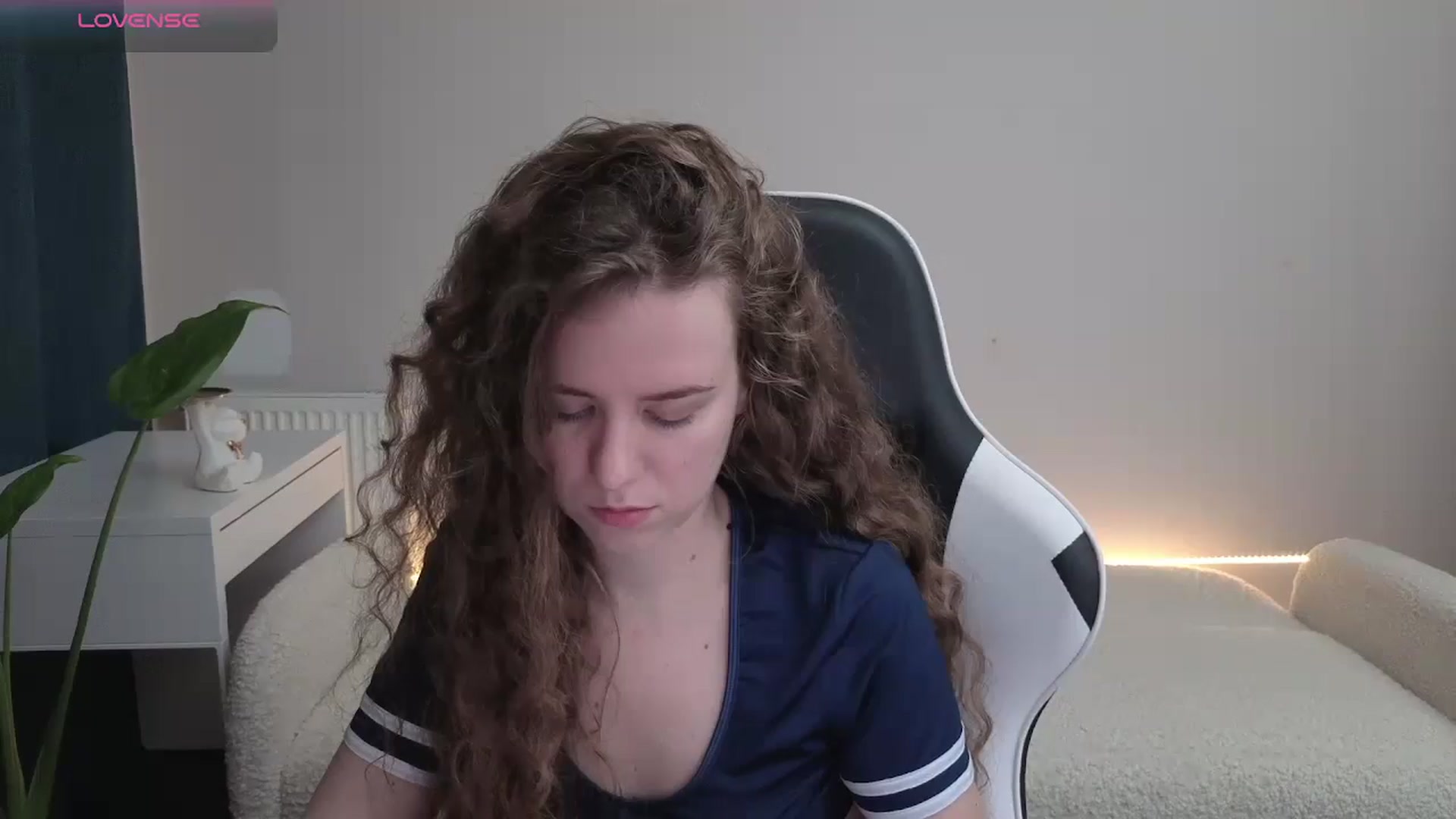 Gallery image thumbnail from BlueFlowerr's myfreecams stream on, 12/12/2025, 24:08 image 8 of 20