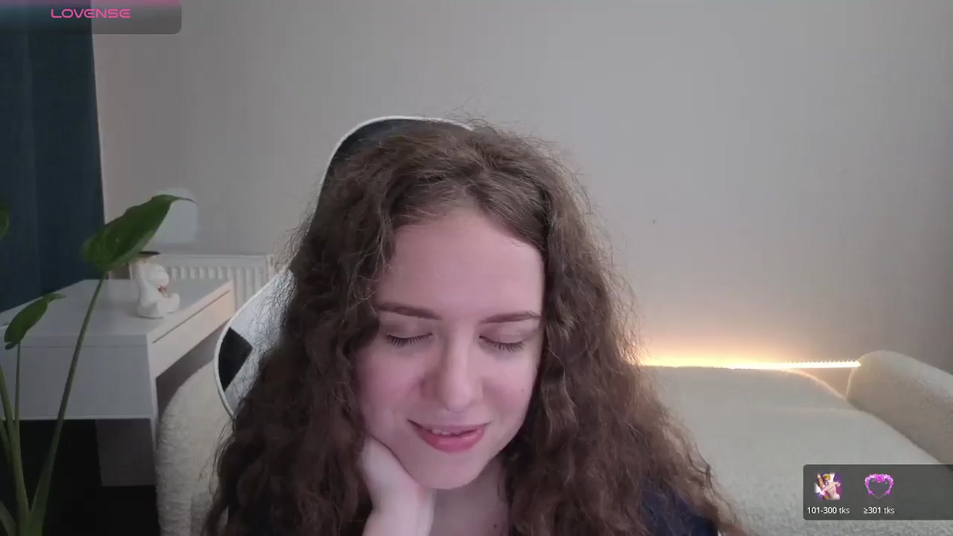 Gallery image thumbnail from BlueFlowerr's myfreecams stream on, 12/12/2025, 24:08 image 2 of 20