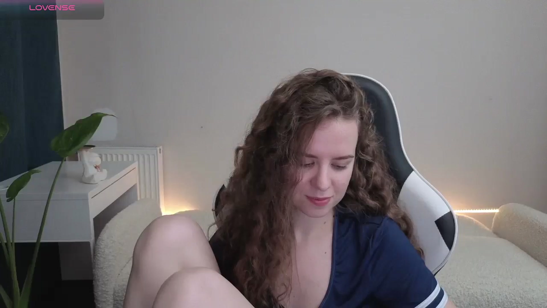 Gallery image thumbnail from BlueFlowerr's myfreecams stream on, 12/12/2025, 24:08 image 10 of 20