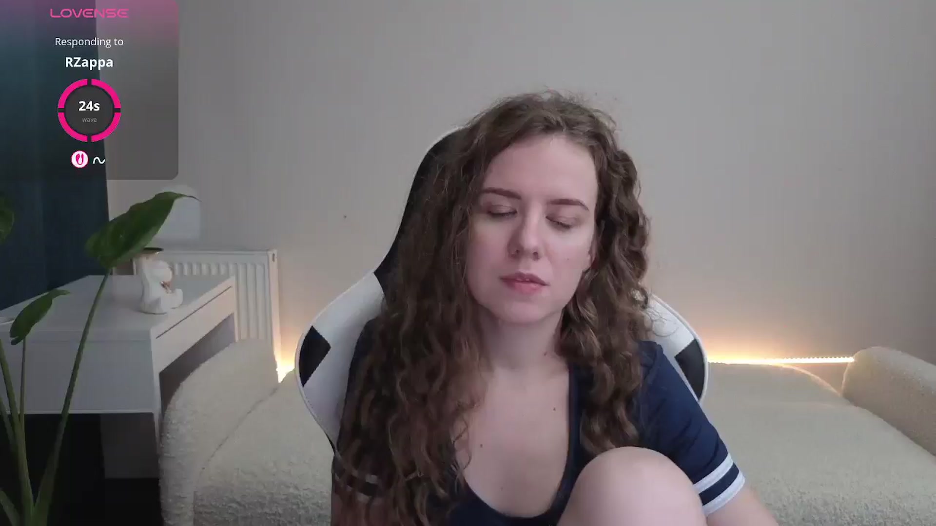 Gallery image thumbnail from BlueFlowerr's myfreecams stream on, 12/12/2025, 24:08 image 15 of 20