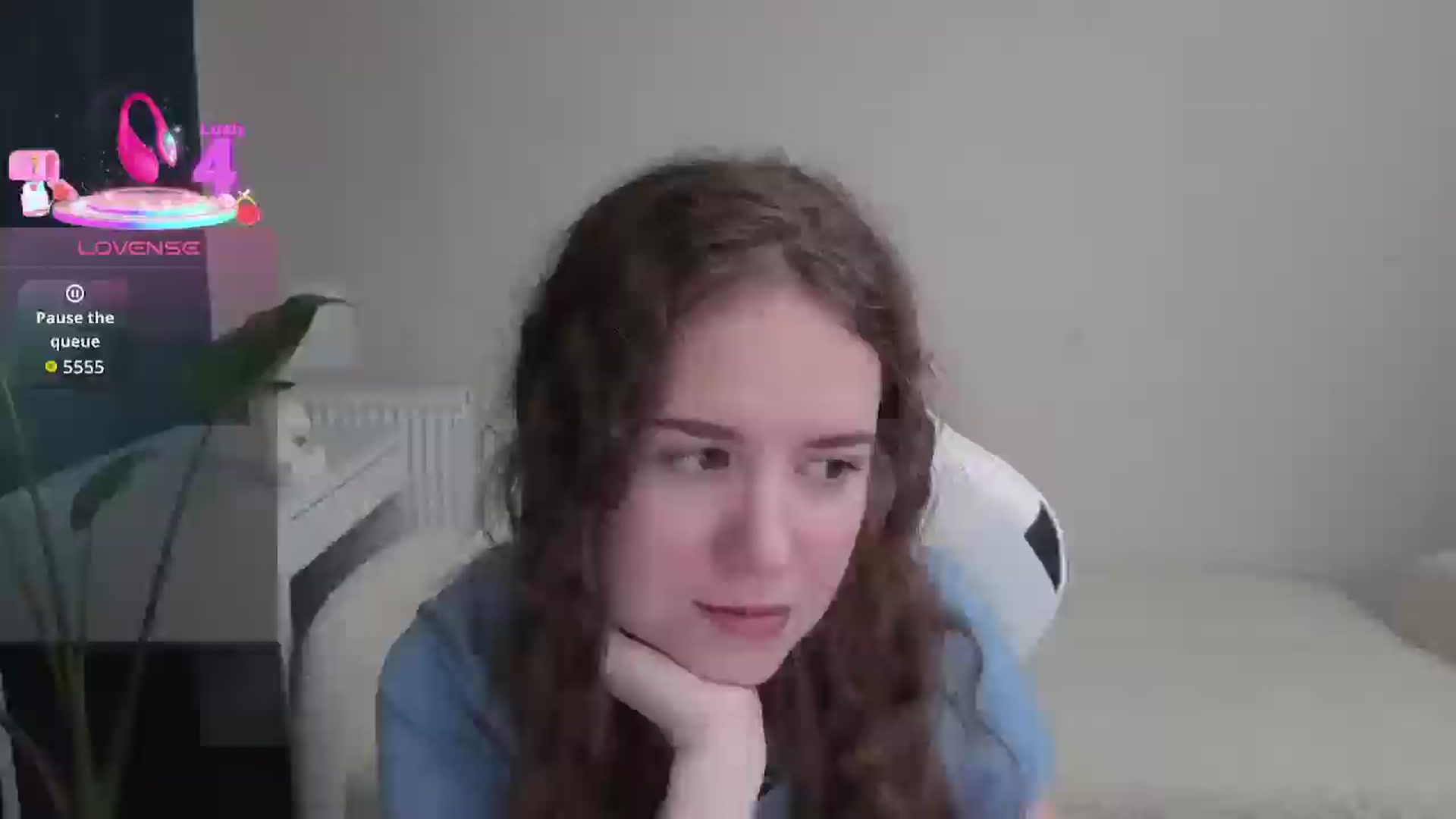 Gallery image thumbnail from BlueFlowerr's myfreecams stream on, 12/12/2025, 19:32 image 17 of 20