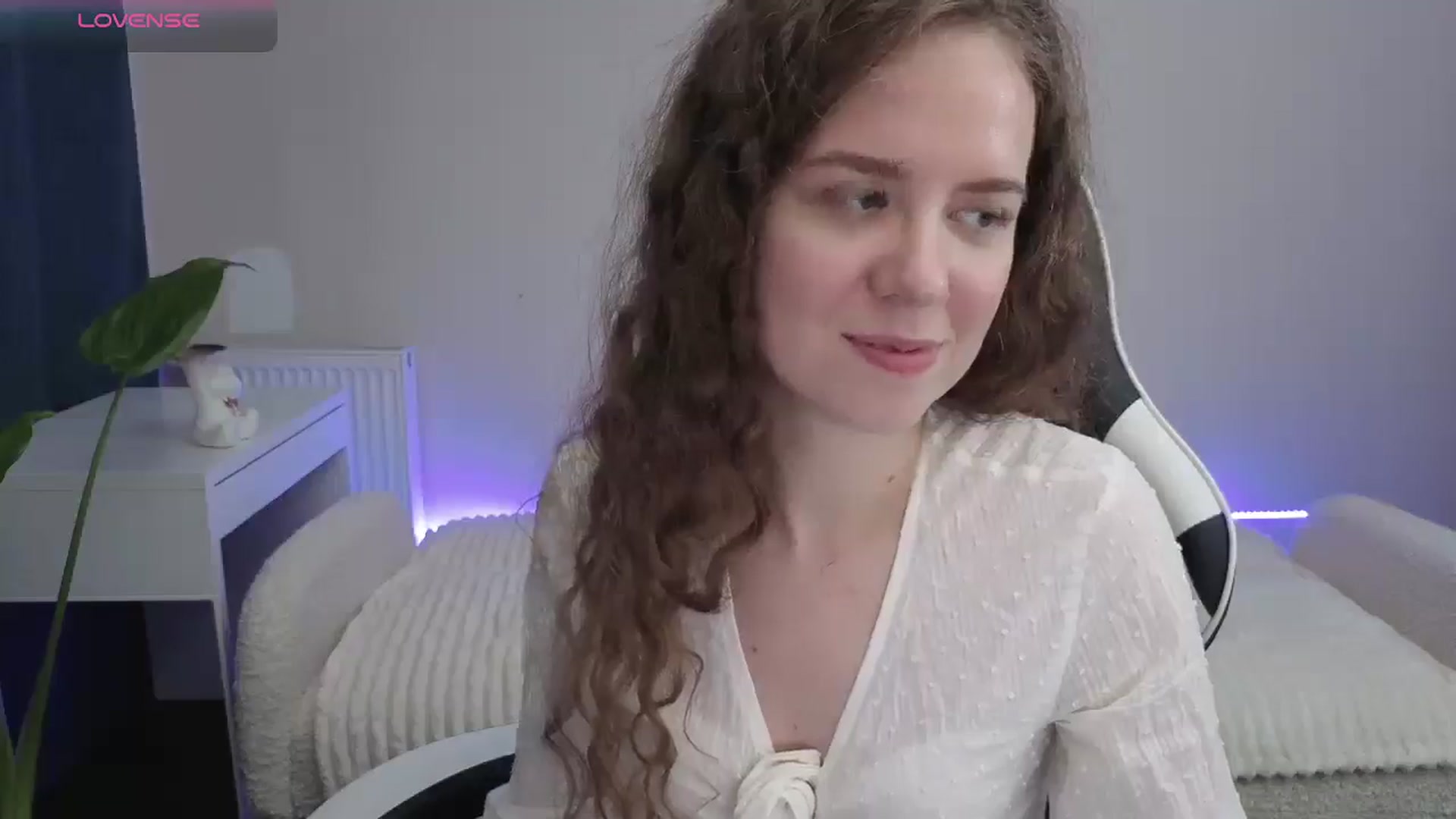 Gallery image thumbnail from BlueFlowerr's myfreecams stream on, 12/13/2025, 23:55 image 5 of 20