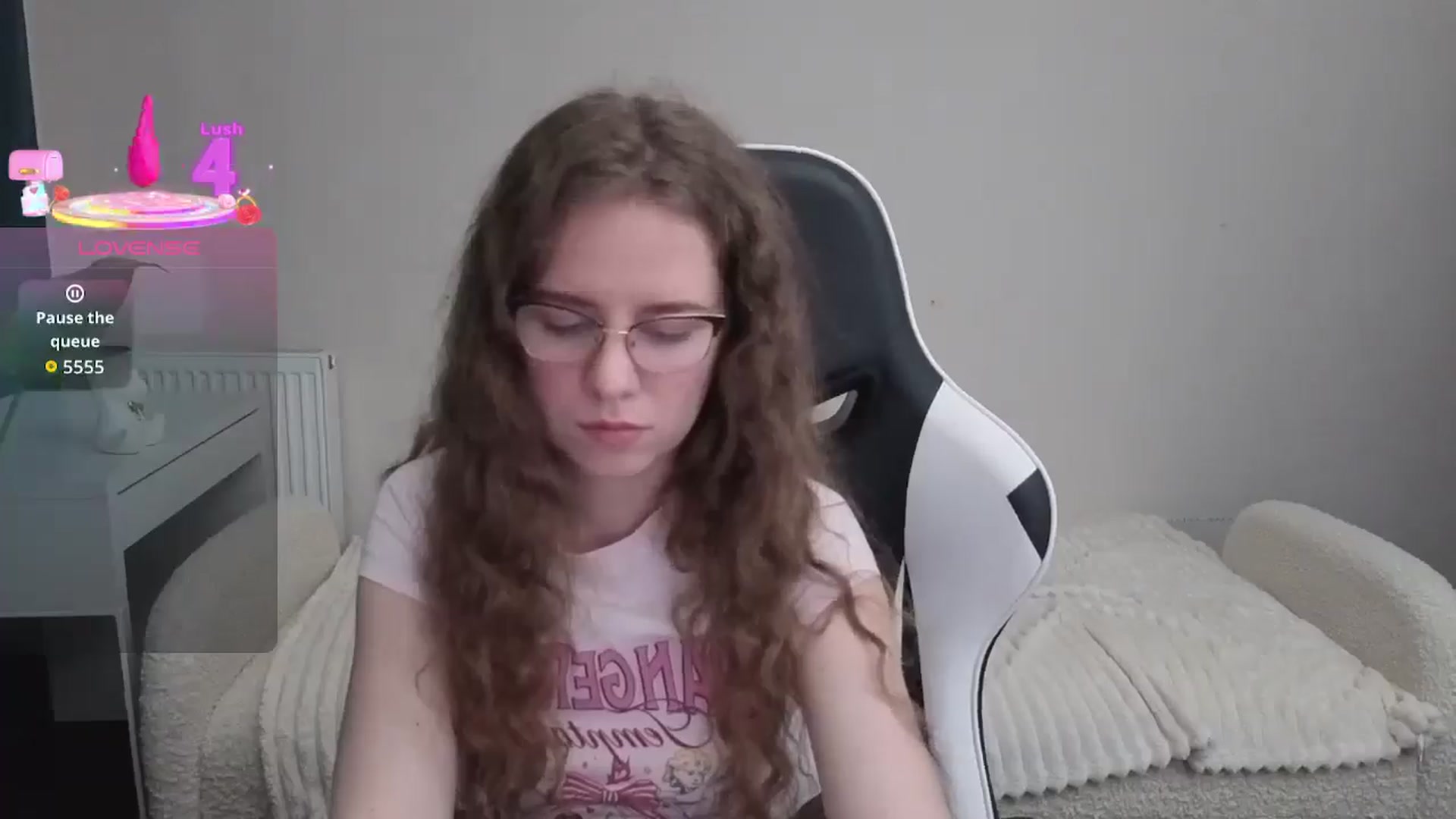 Gallery image thumbnail from BlueFlowerr's myfreecams stream on, 12/15/2025, 20:37 image 6 of 20